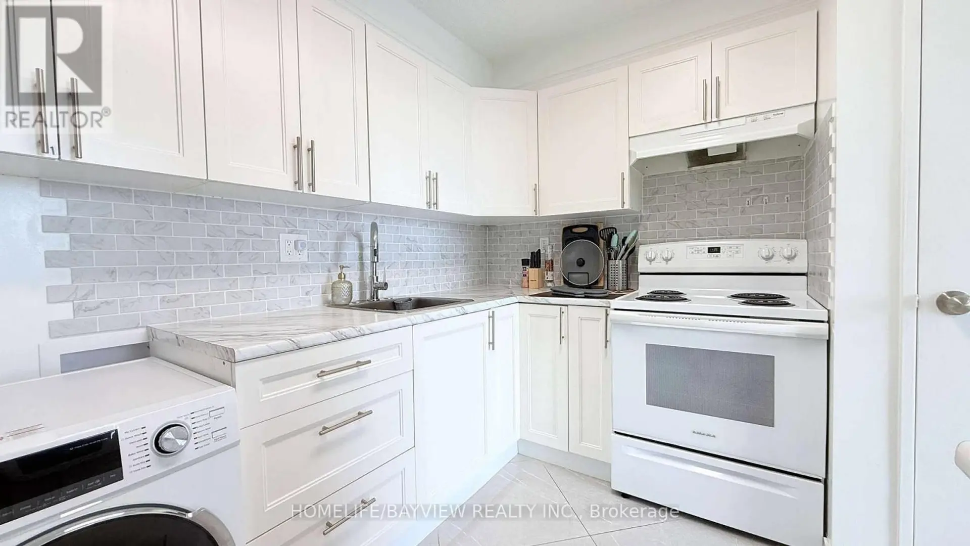 #909 4645 JANE STREET - Image 3