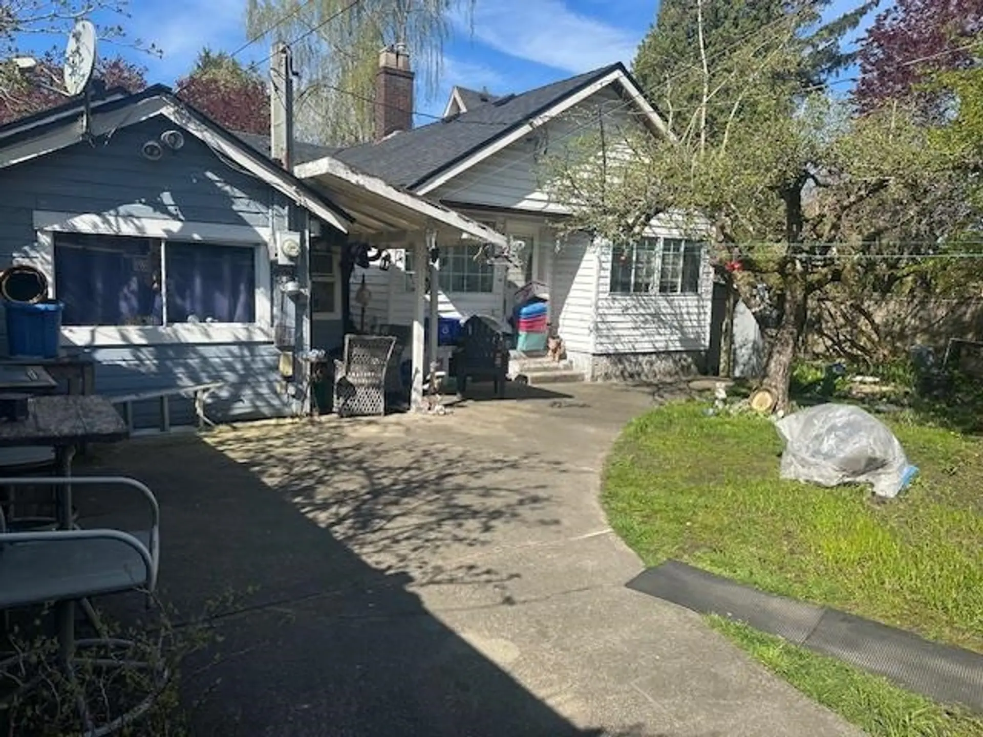 Property at 2872 McKenzie Avenue, Surrey, BC