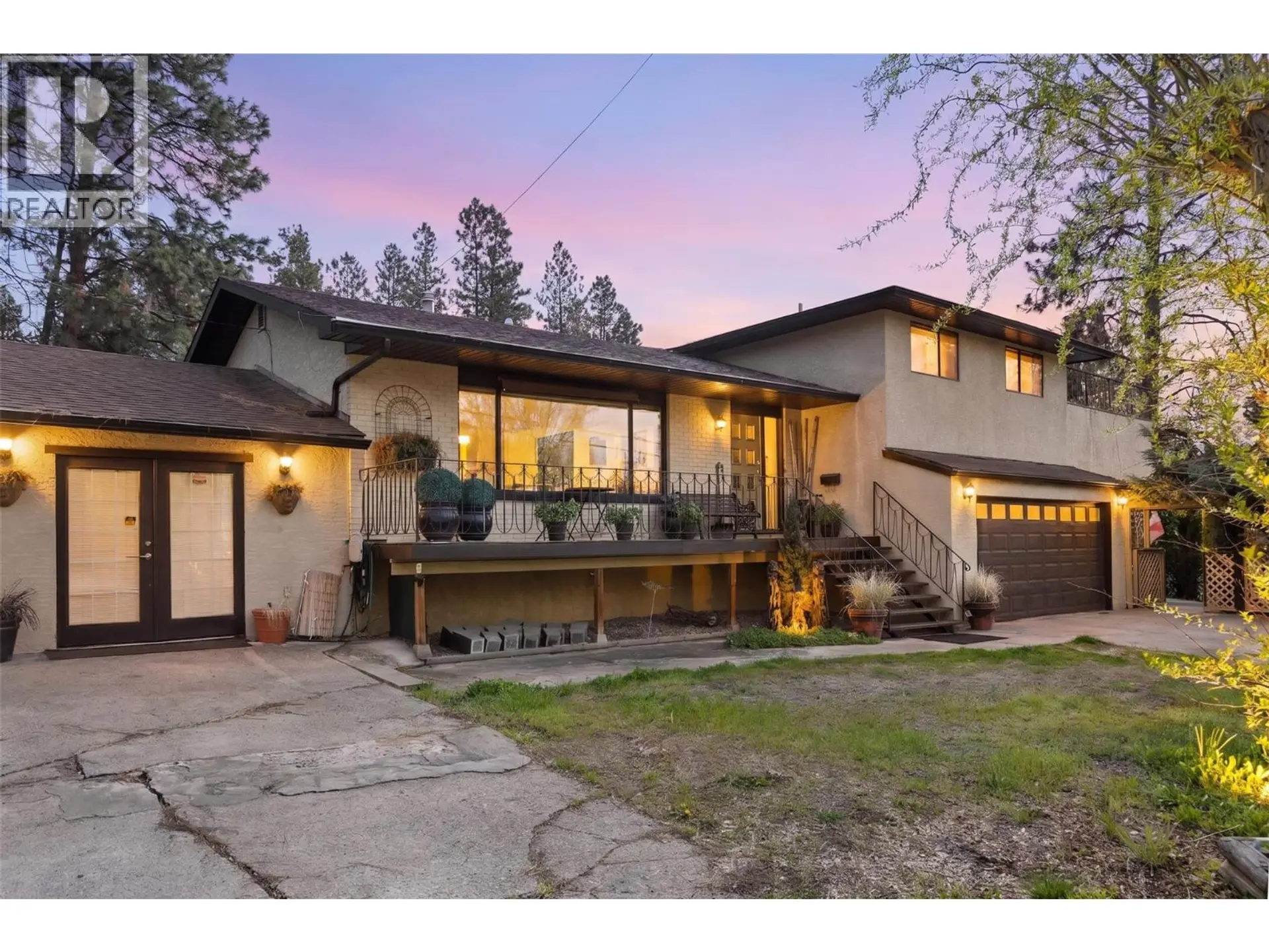 Property at 599 Clifton Road S, Kelowna, BC