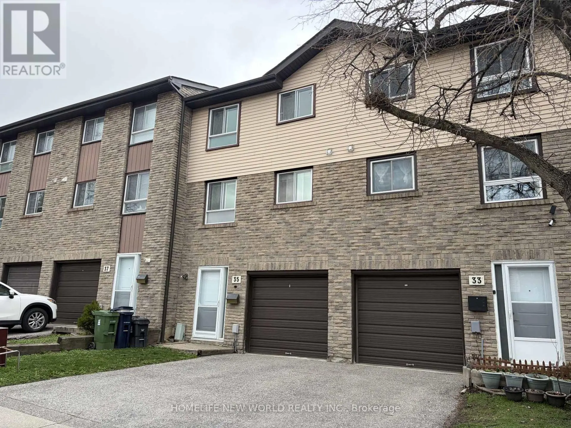 #35 1121 SANDHURST CIRCLE - Image 1