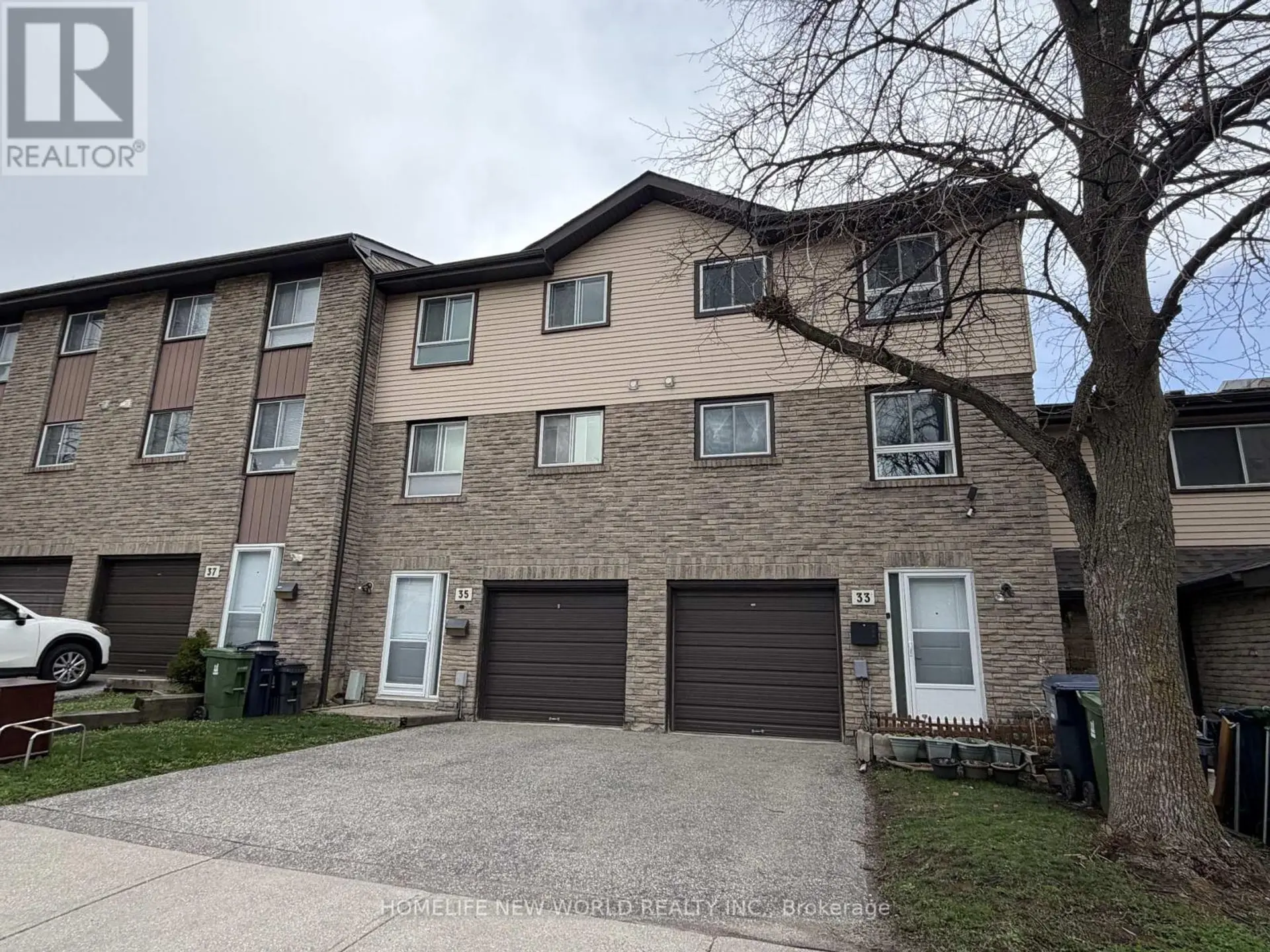 #35 1121 SANDHURST CIRCLE - Image 2