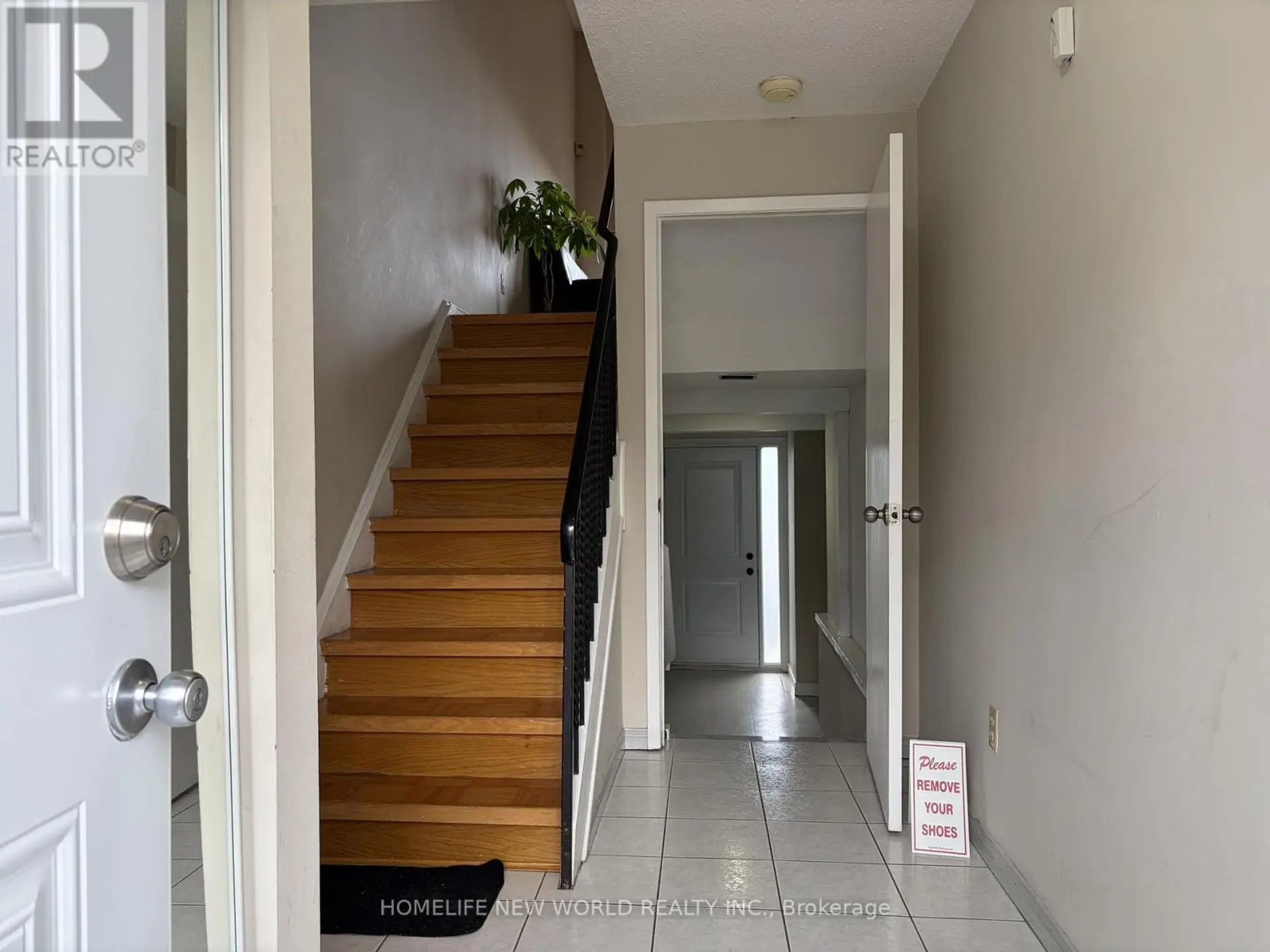 #35 1121 SANDHURST CIRCLE - Image 3