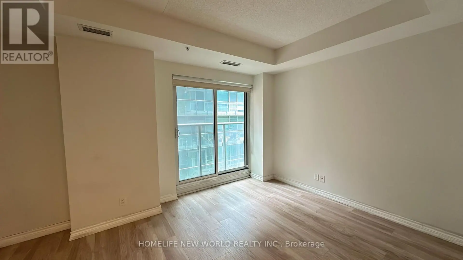 #402 30 NELSON STREET - Image 13