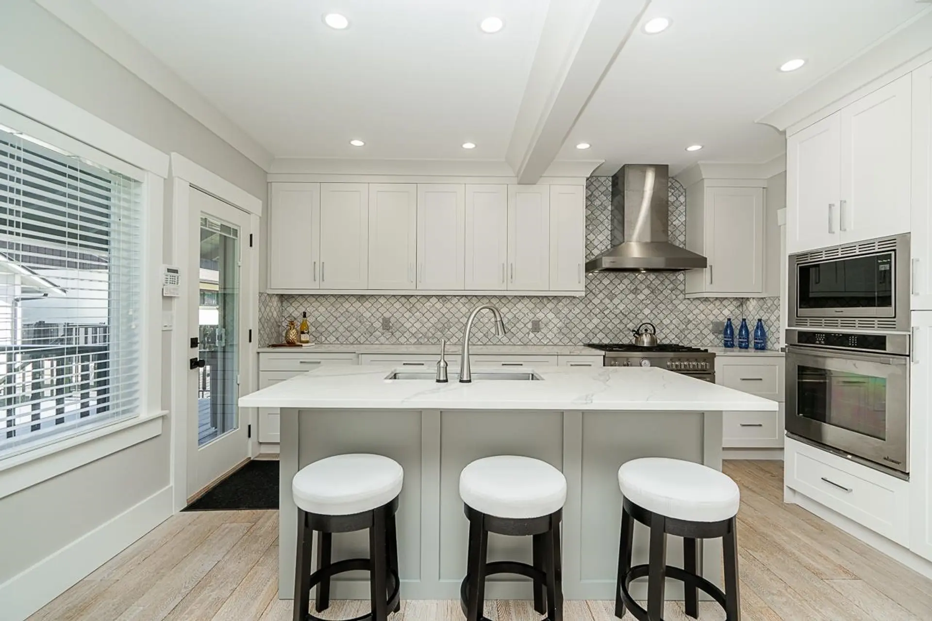 Property at 905 Edinburgh Street, New Westminster, BC