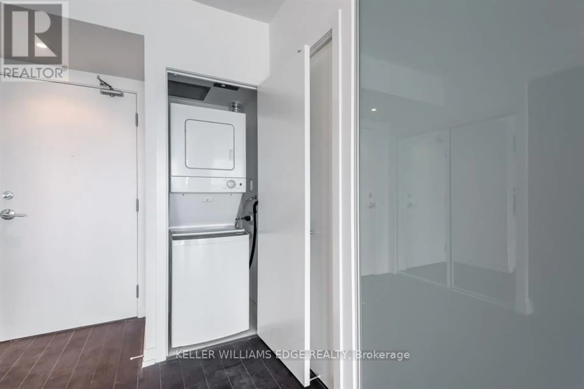 #3609 85 WOOD STREET - Image 9