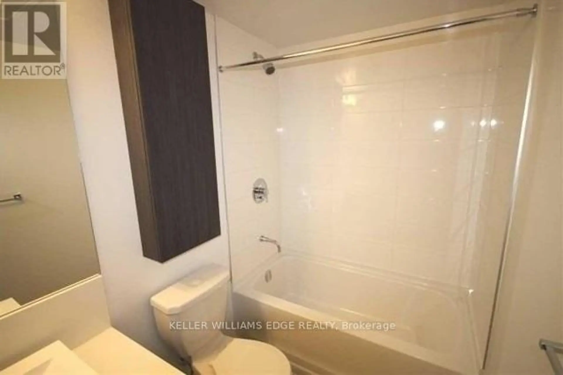 #1009 68 SHUTER STREET - Image 7