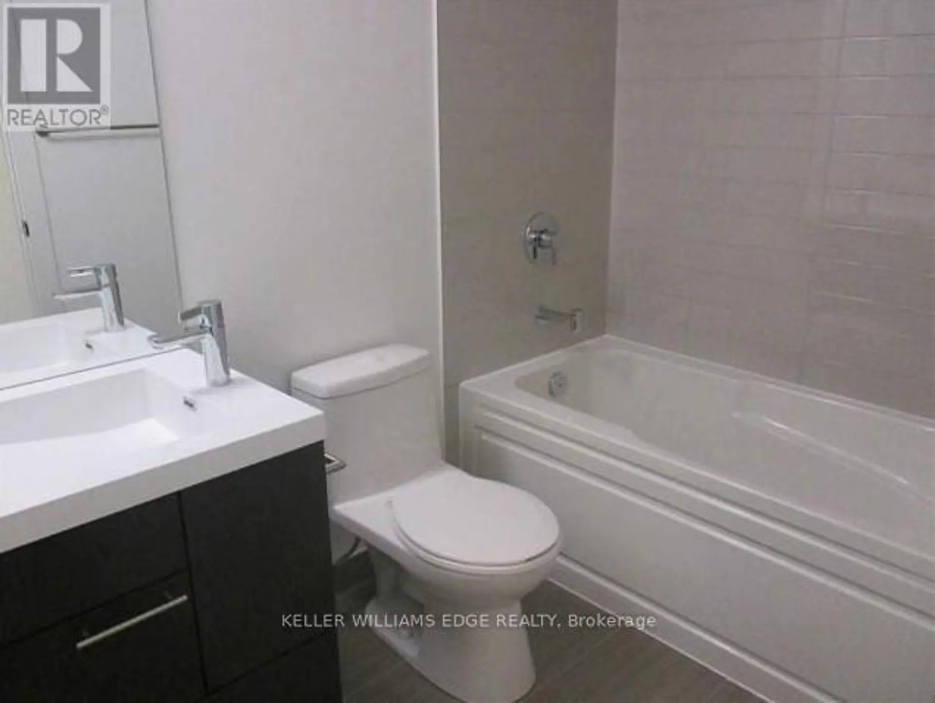 #2009 30 NELSON STREET - Image 10