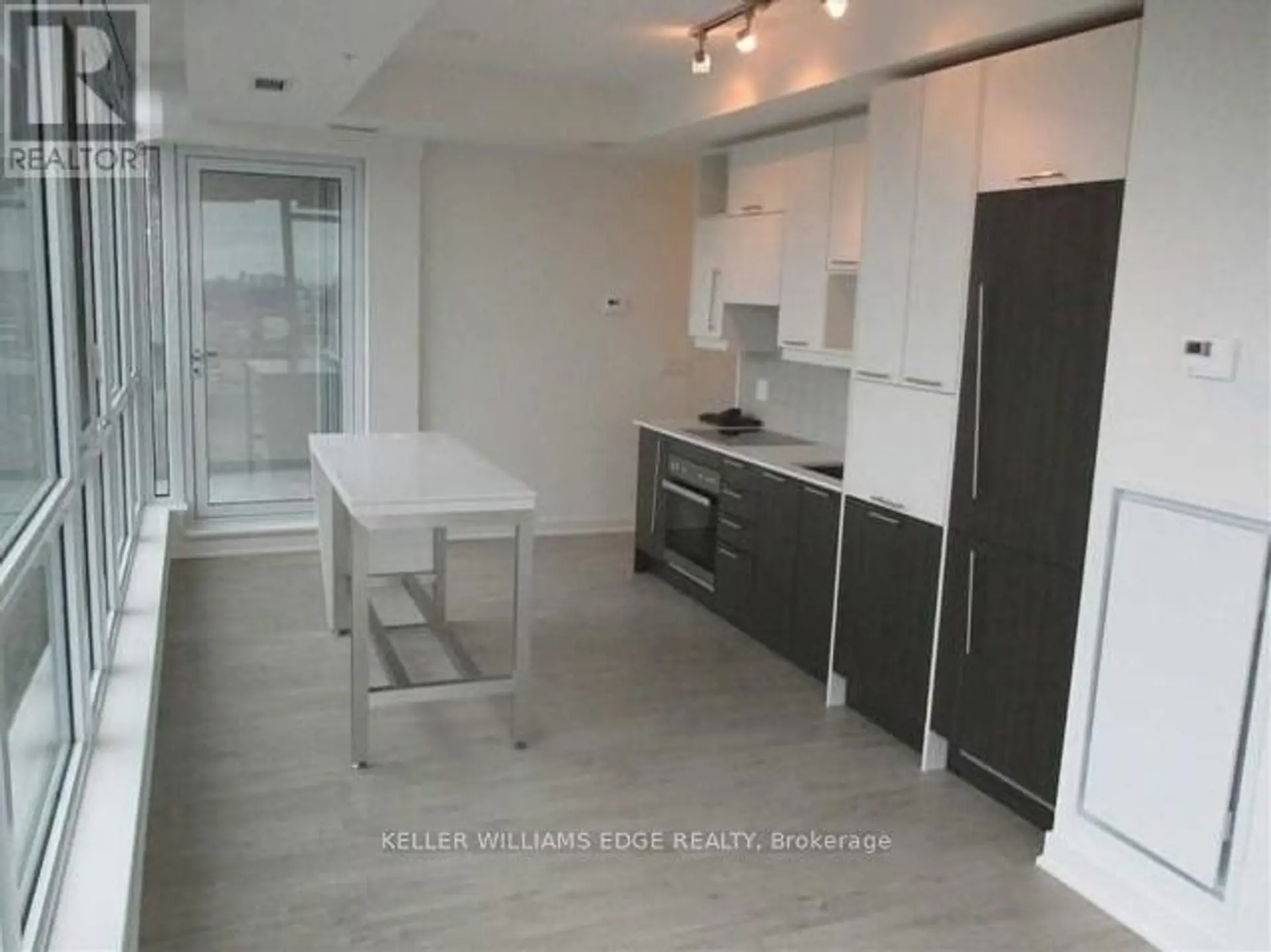 #2009 30 NELSON STREET - Image 4
