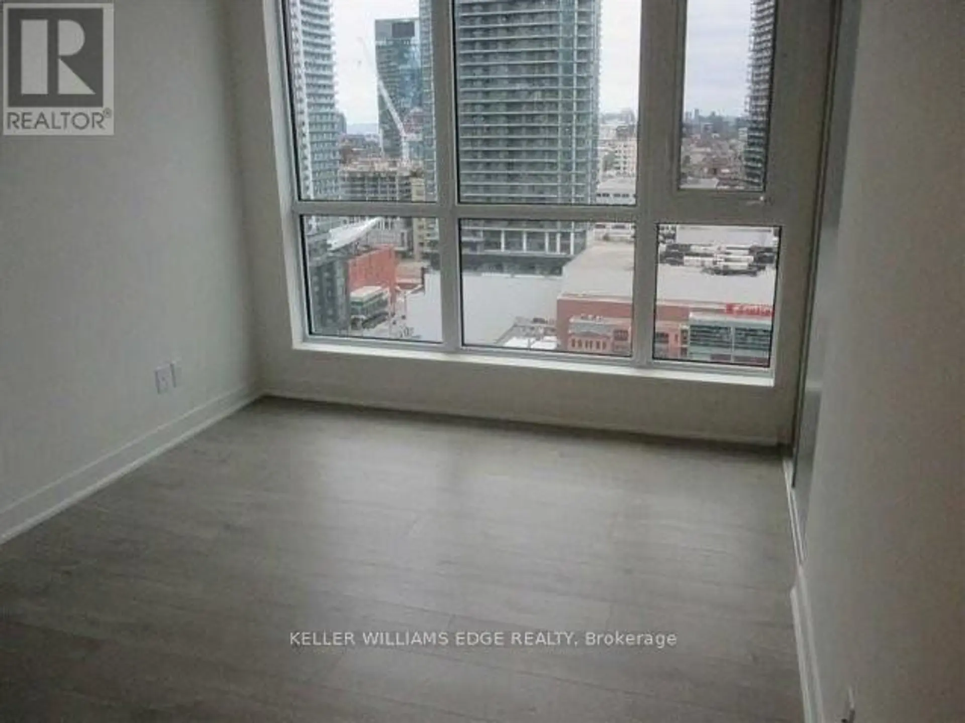 #2009 30 NELSON STREET - Image 7