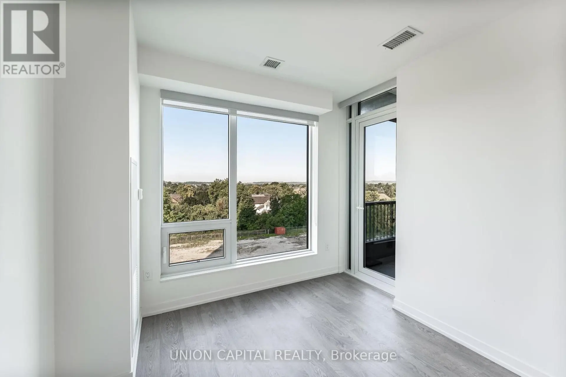 #601W 3 ROSEWATER STREET E - Image 13