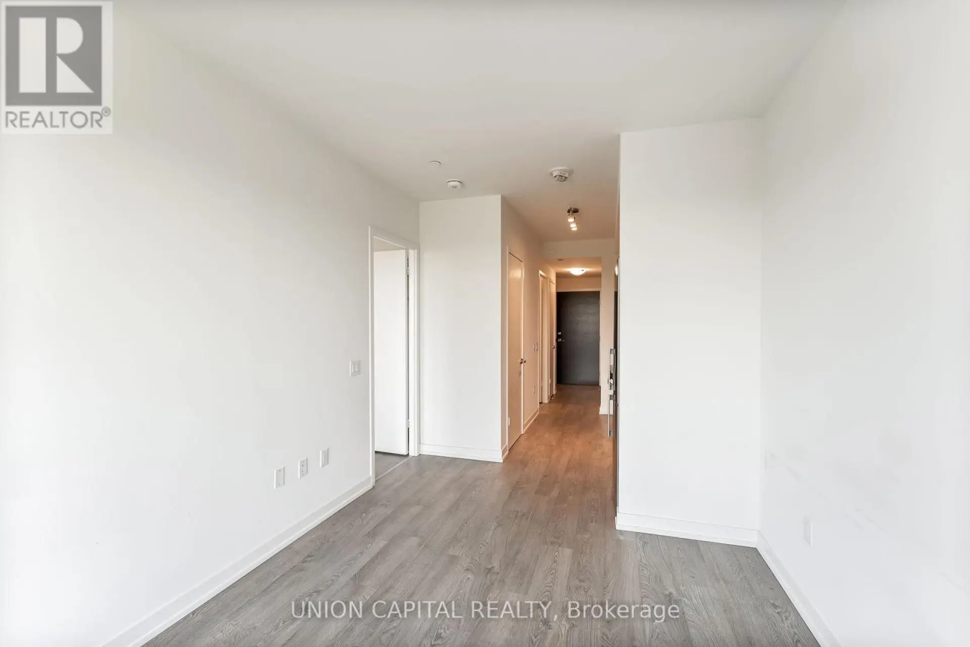 #601W 3 ROSEWATER STREET E - Image 14