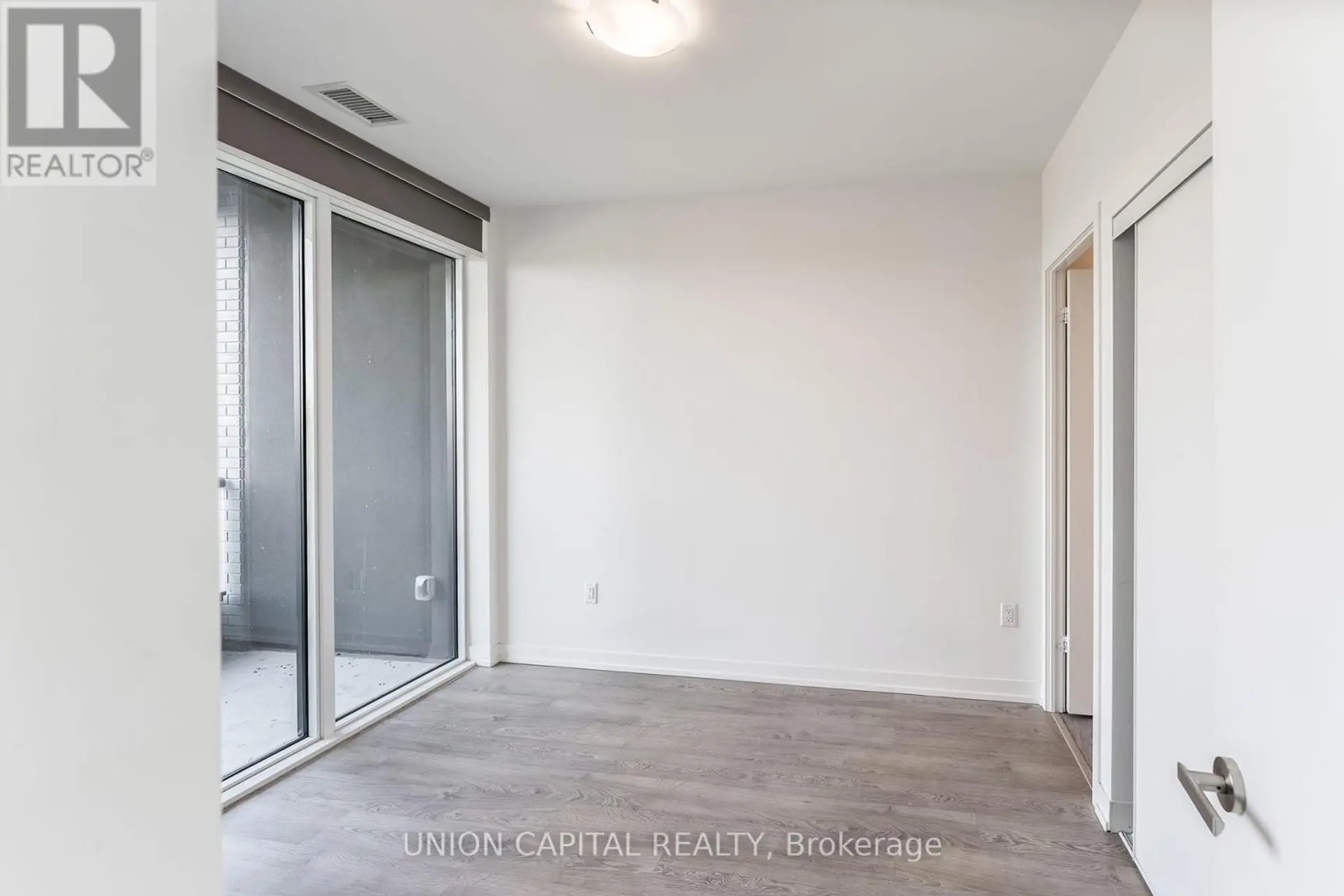 #601W 3 ROSEWATER STREET E - Image 17