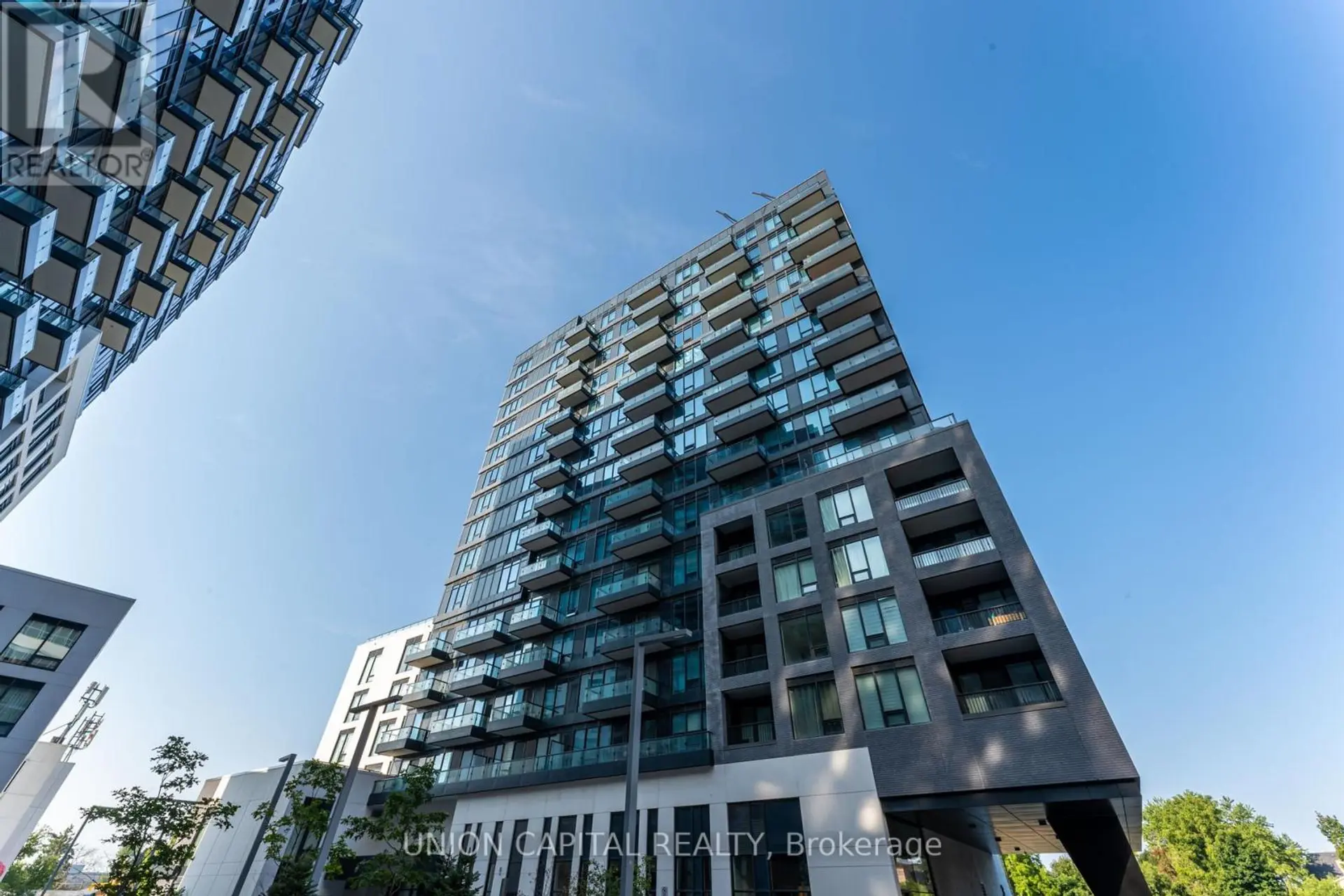 #601W 3 ROSEWATER STREET E - Image 3