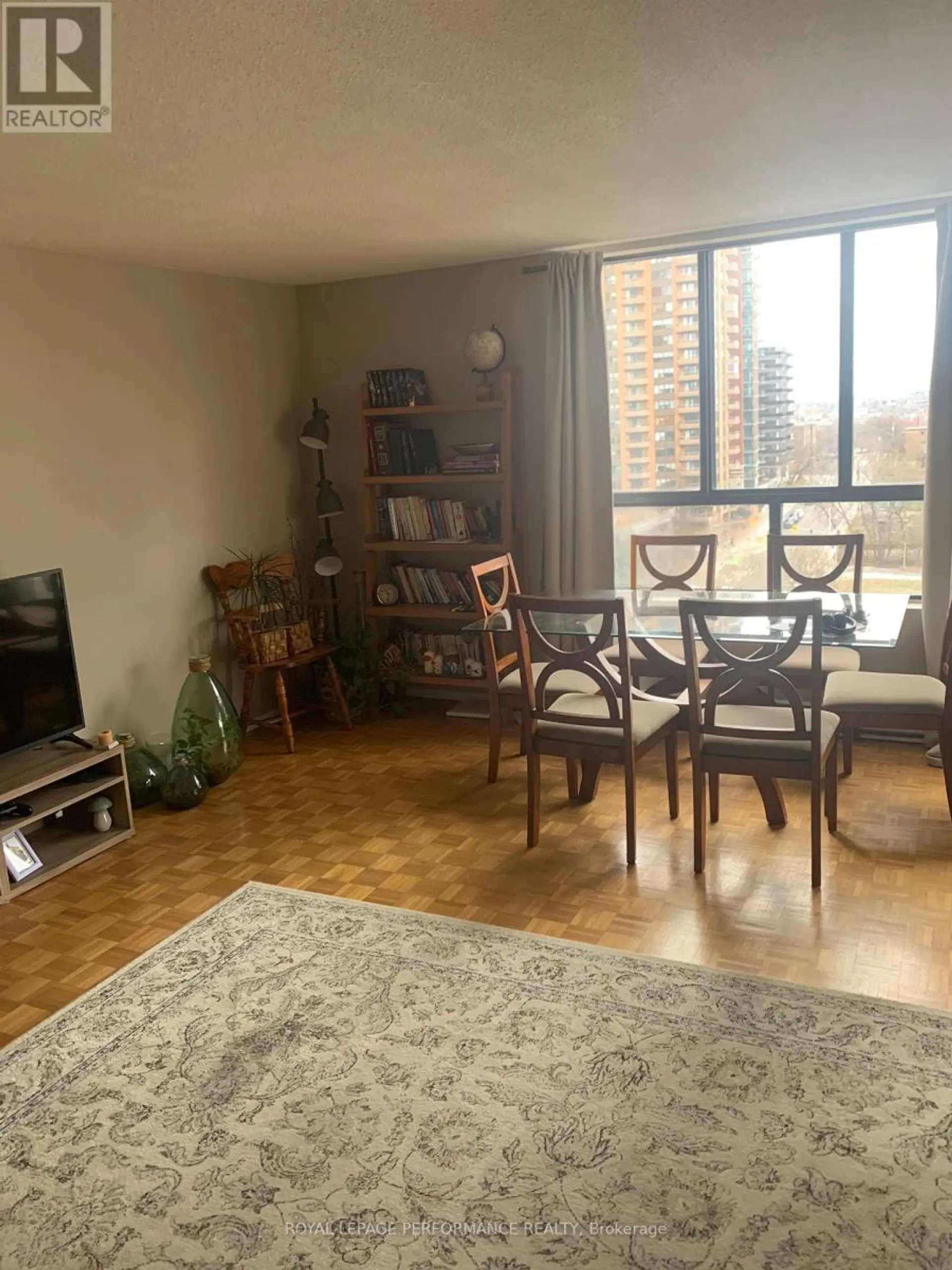 #1107 475 LAURIER AVENUE W - Image 4