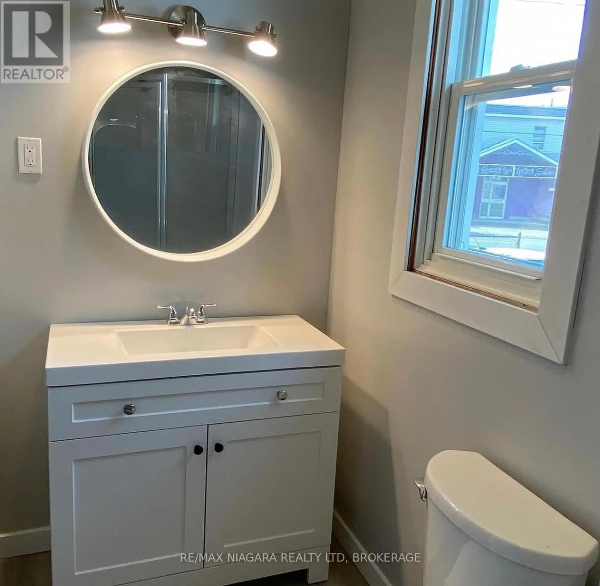 42 NIAGARA STREET - Image 10