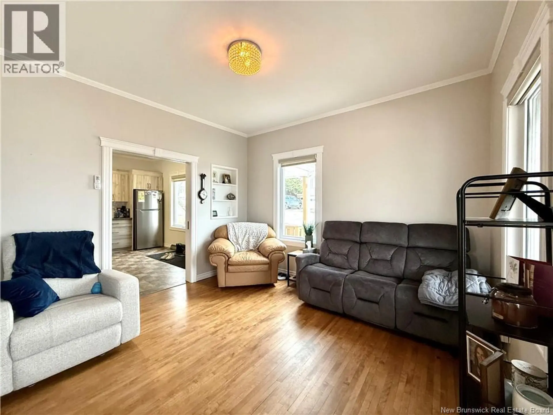 90 35E AVENUE - Image 15