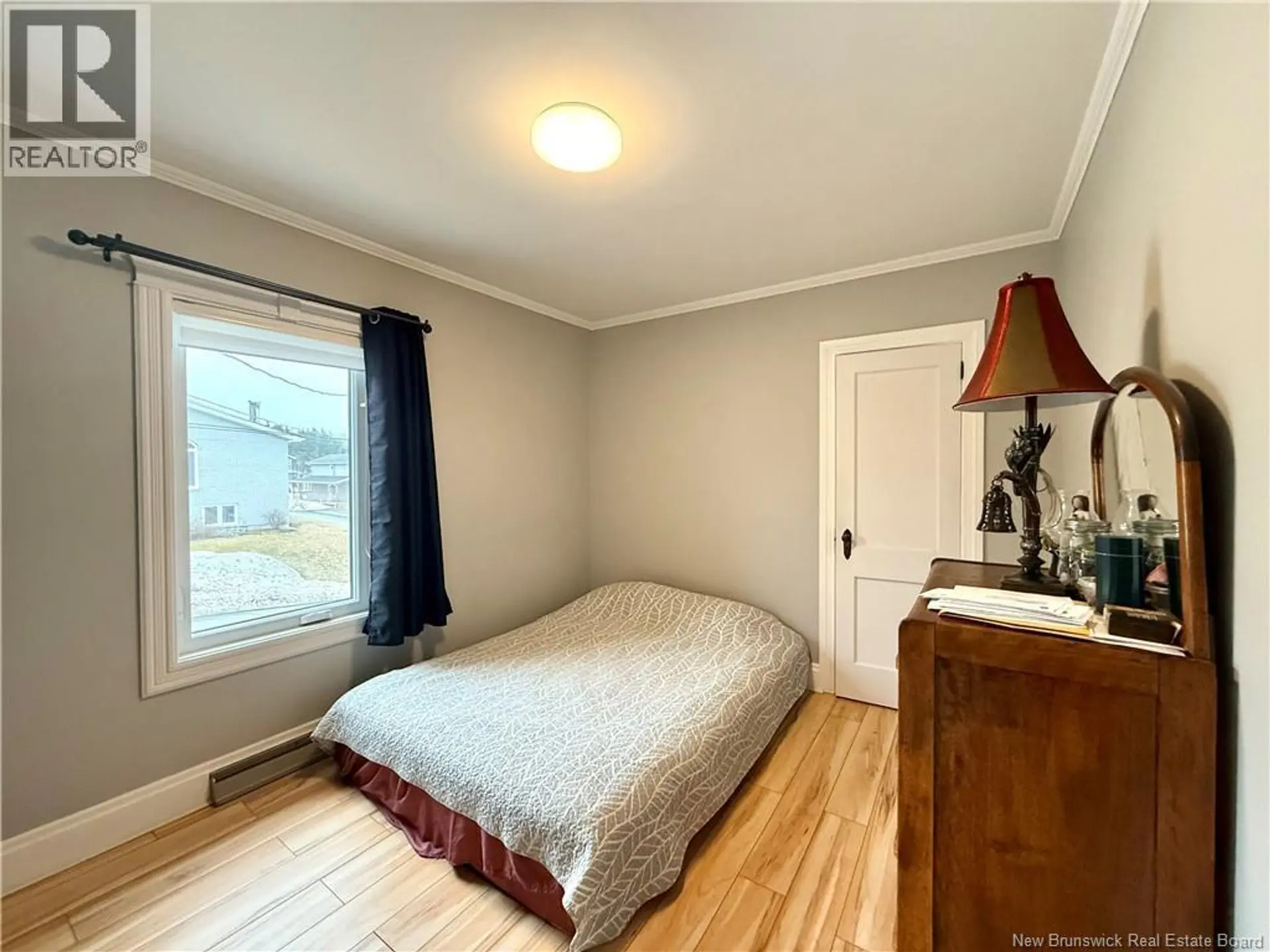 90 35E AVENUE - Image 18