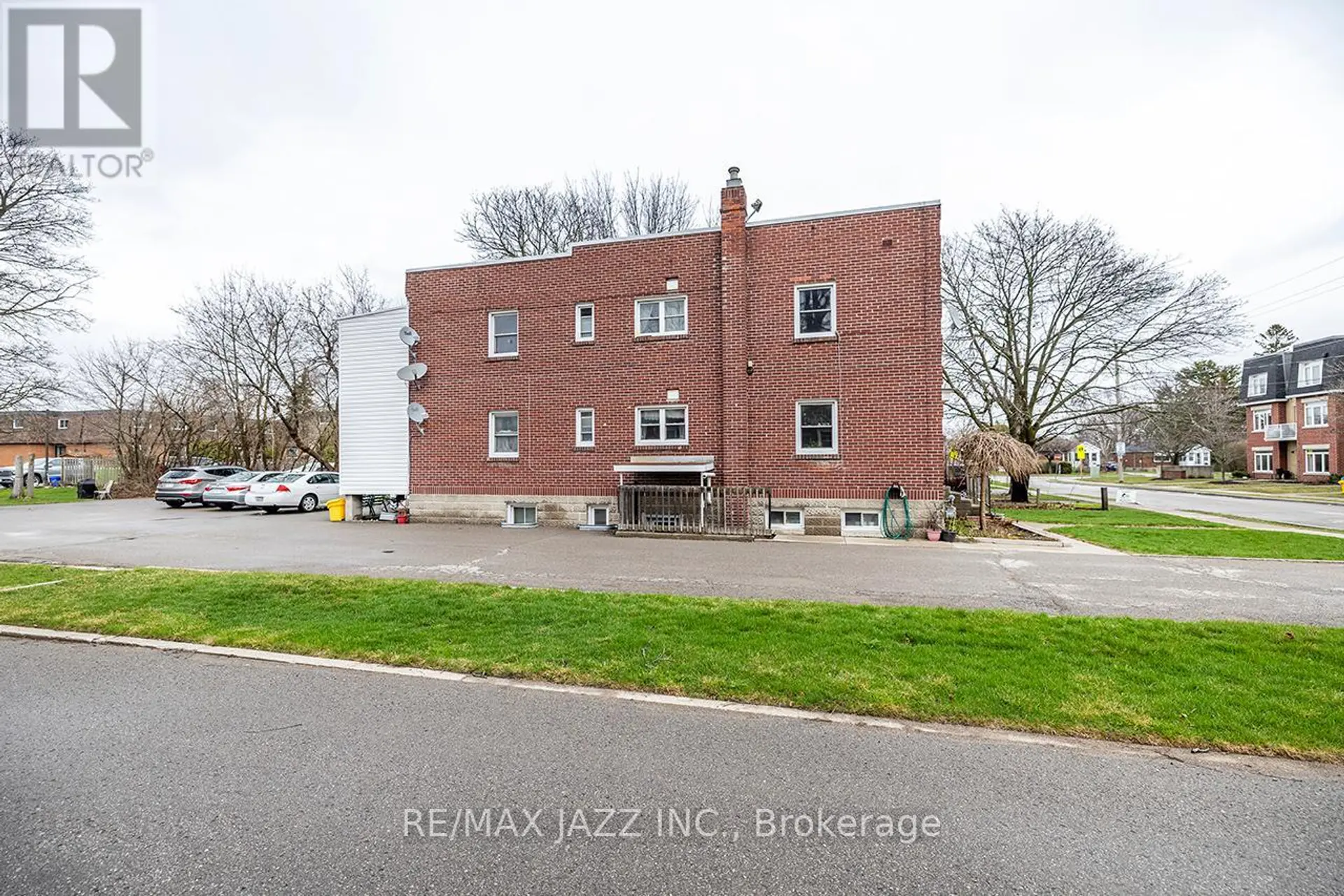 238 JAMES STREET E - Image 4