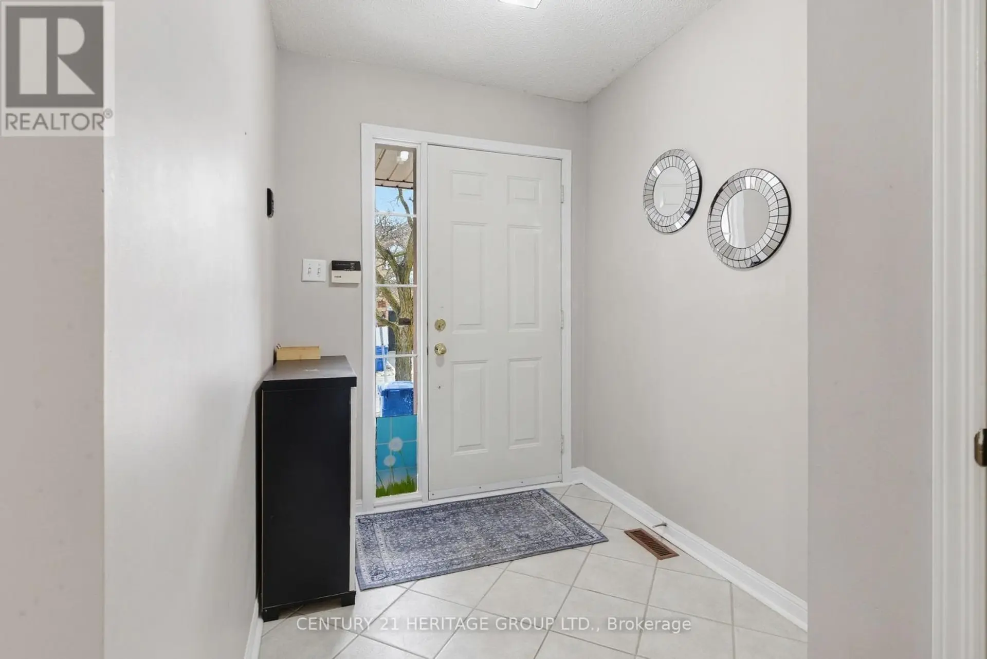 #24 551 TUGWELL PLACE - Image 2