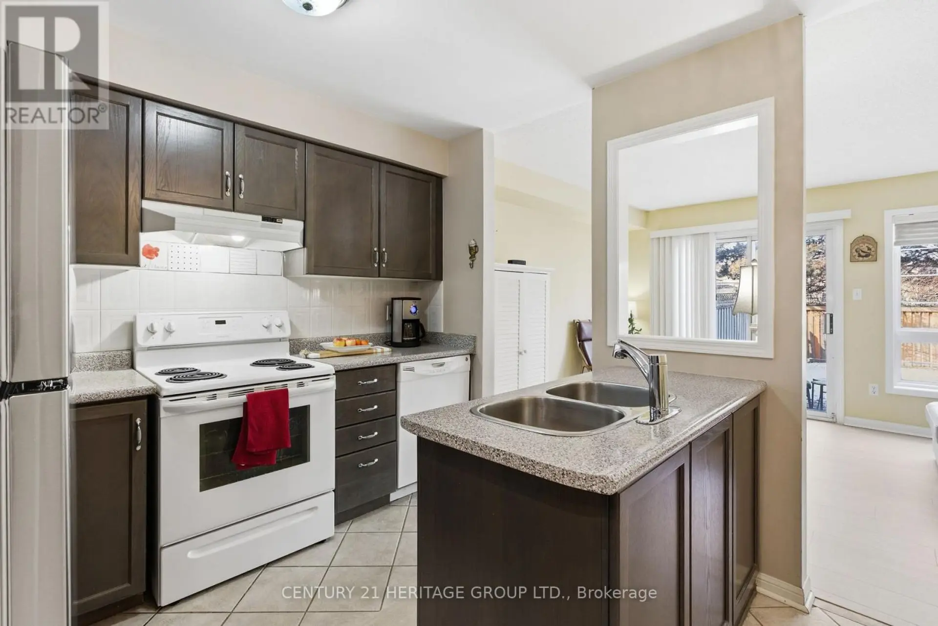 #24 551 TUGWELL PLACE - Image 4