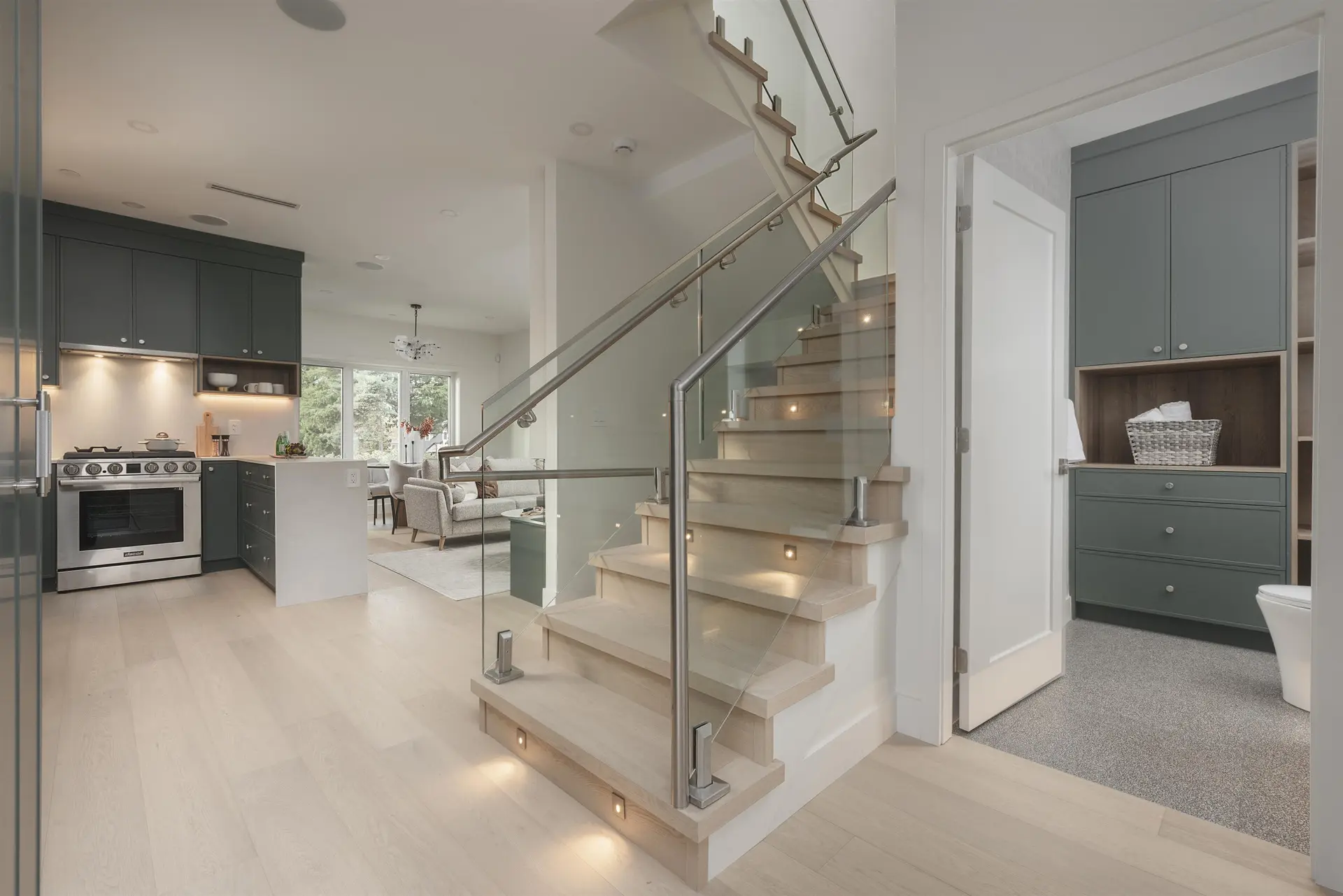 #2 8508 East Boulevard - Image 7