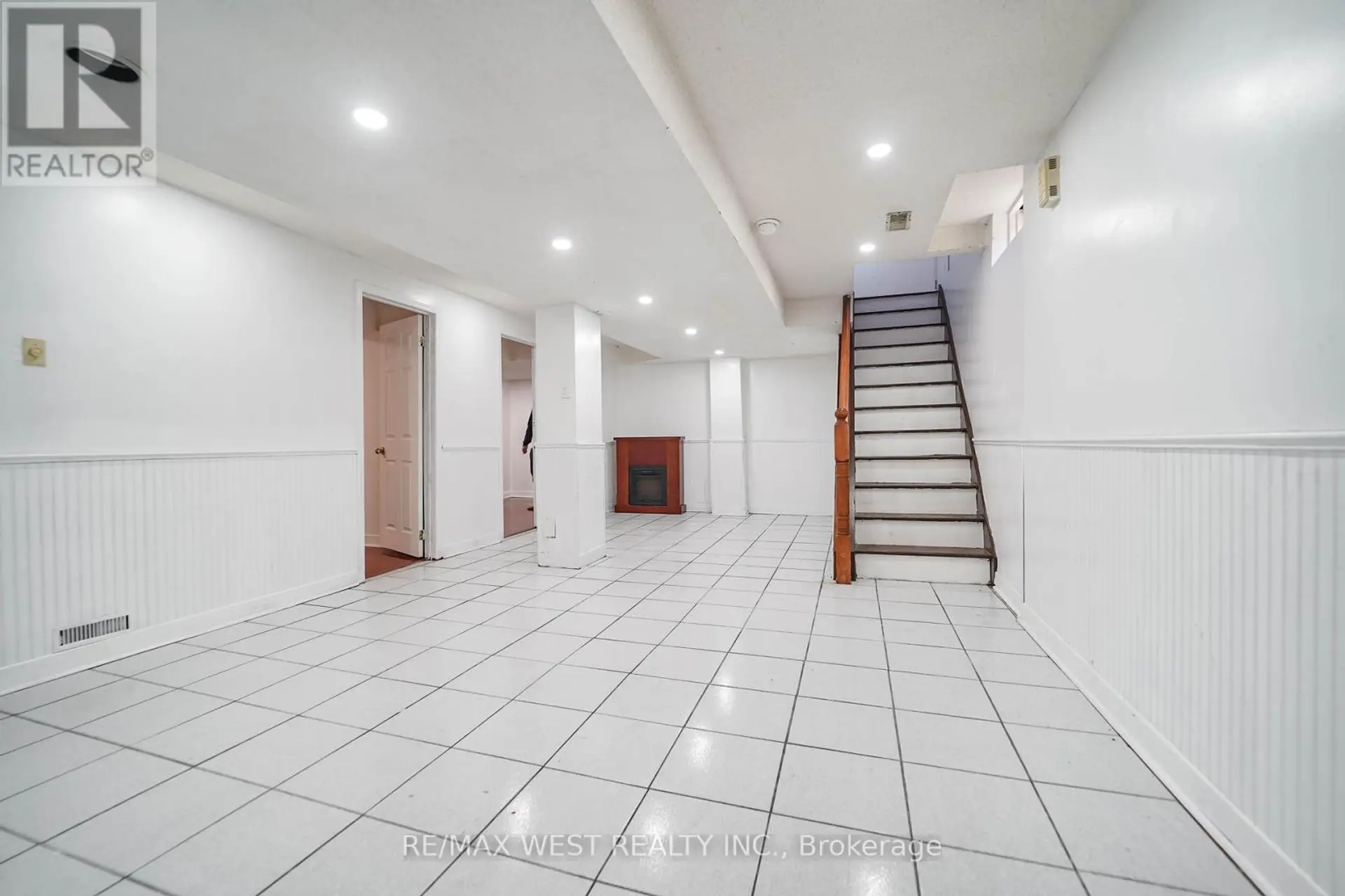 120 LITTLES ROAD - Image 11