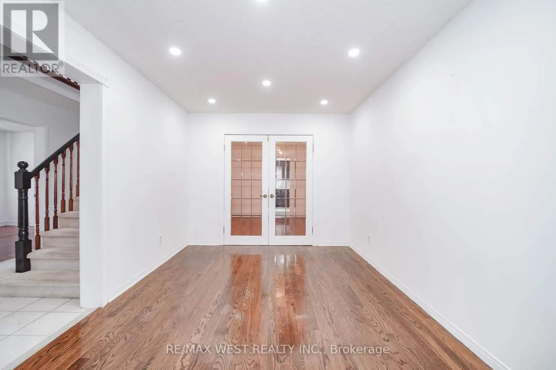 120 LITTLES ROAD - Image 3