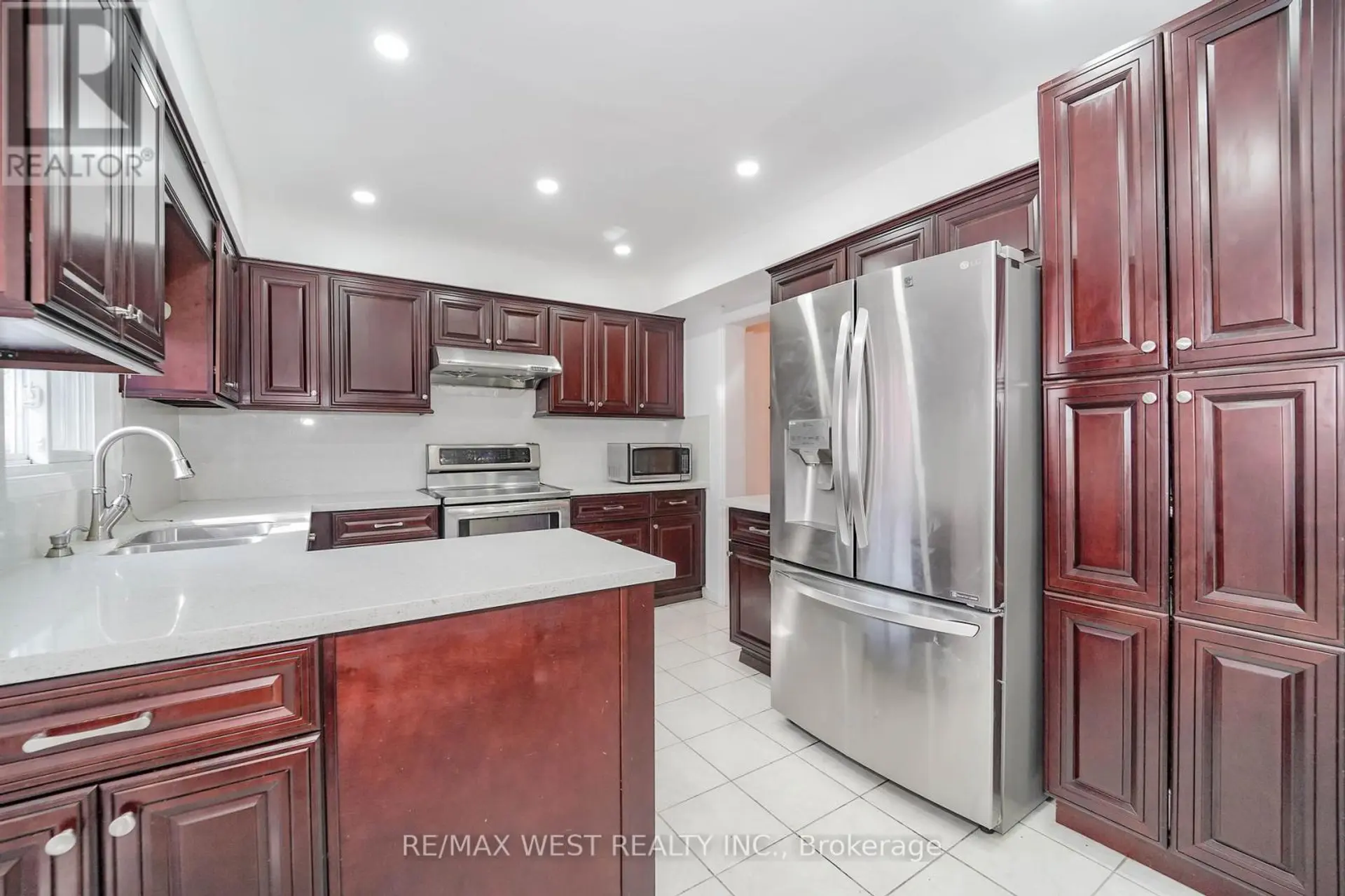 120 LITTLES ROAD - Image 4