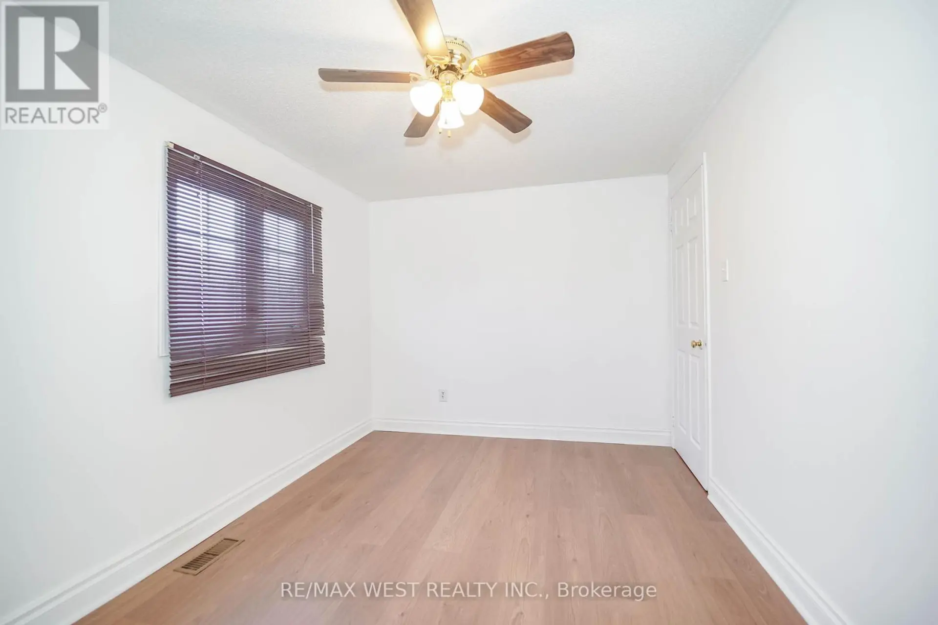120 LITTLES ROAD - Image 9
