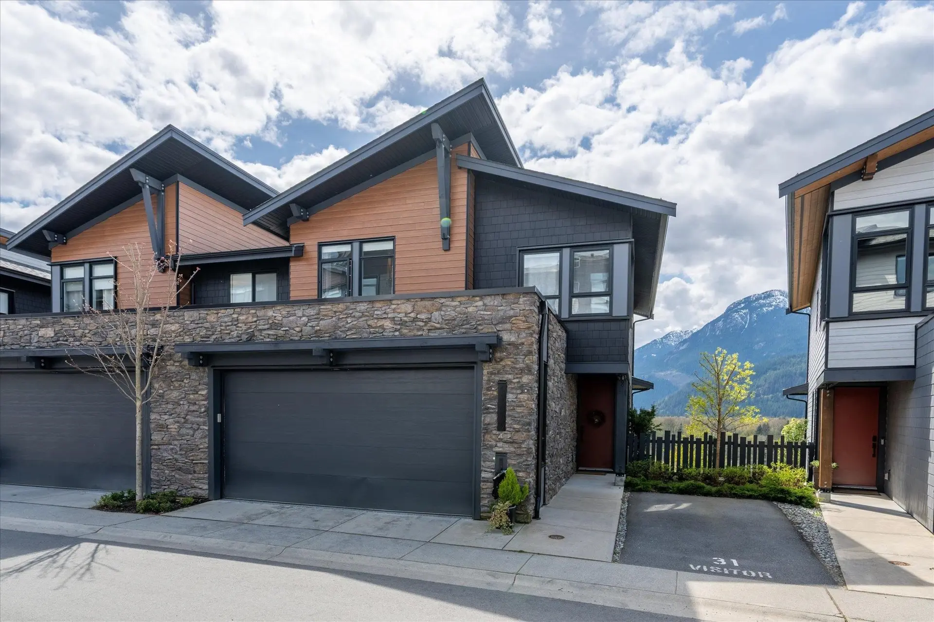 Property at 41235 Highline Place, Squamish, BC