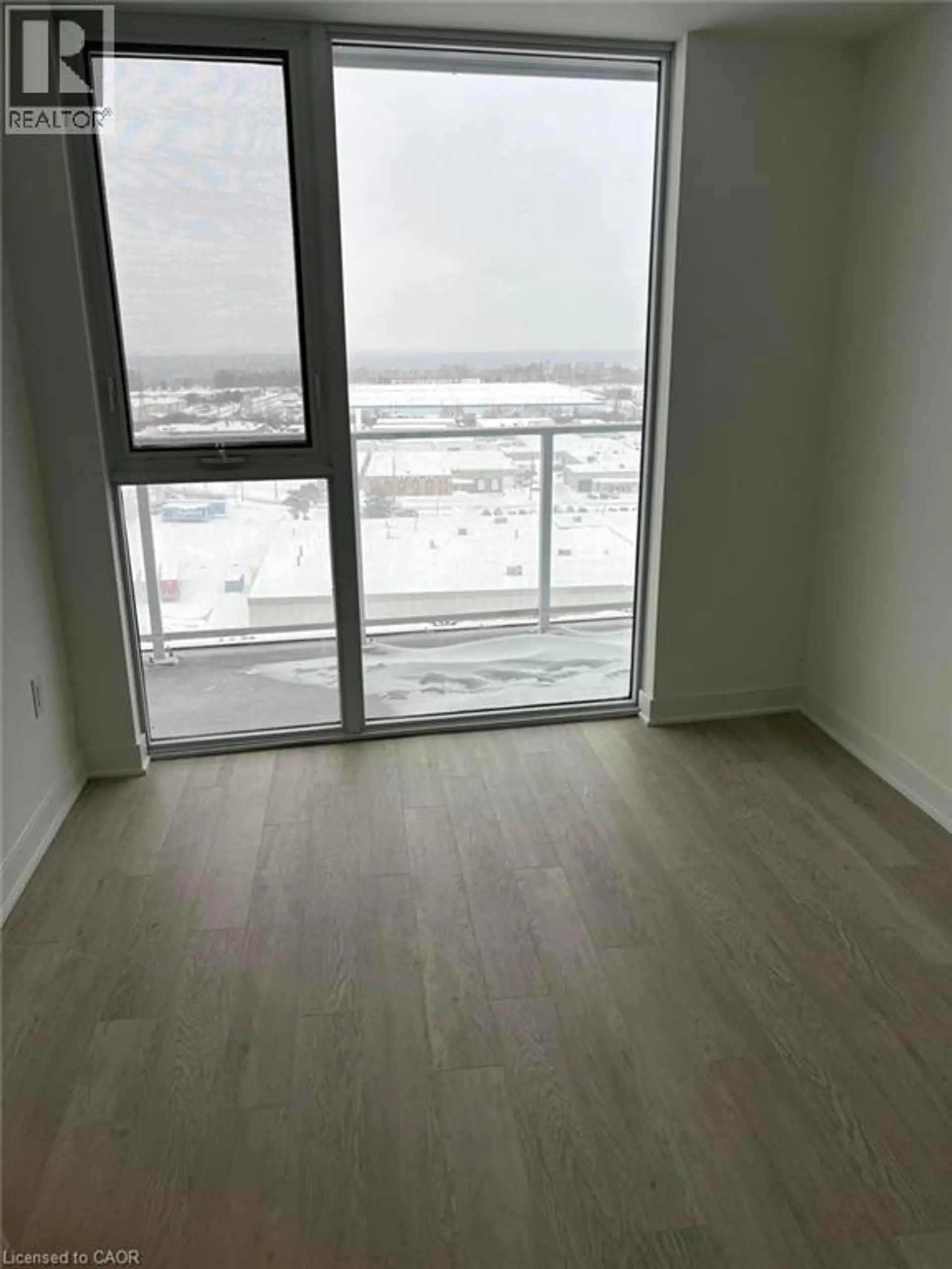#1215 2782 BARTON STREET E - Image 2