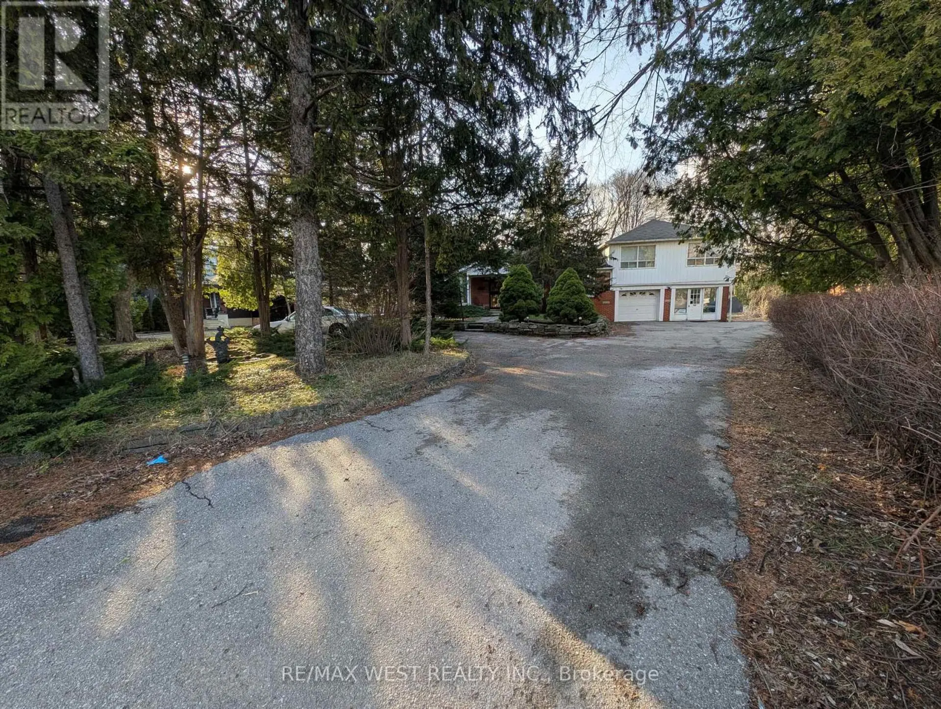 1192 & 1200 KINGSTON RD ROAD - Image 4