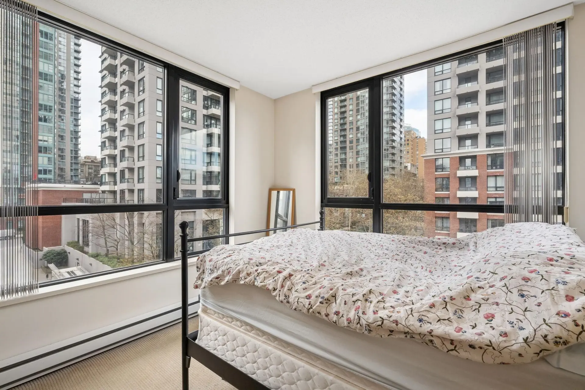 #502 977 Mainland Street - Image 6
