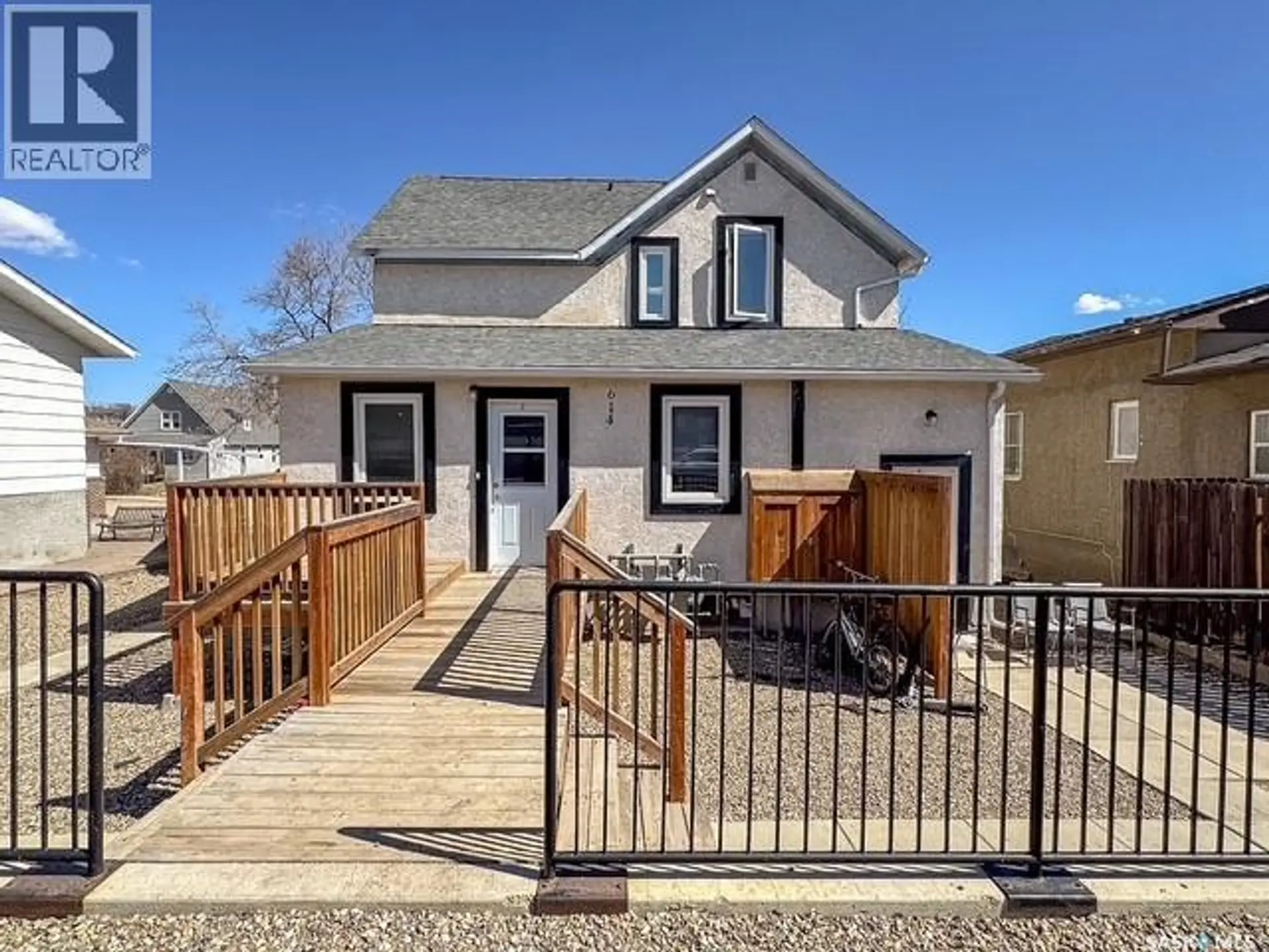 614 7TH AVENUE NE - Image 2