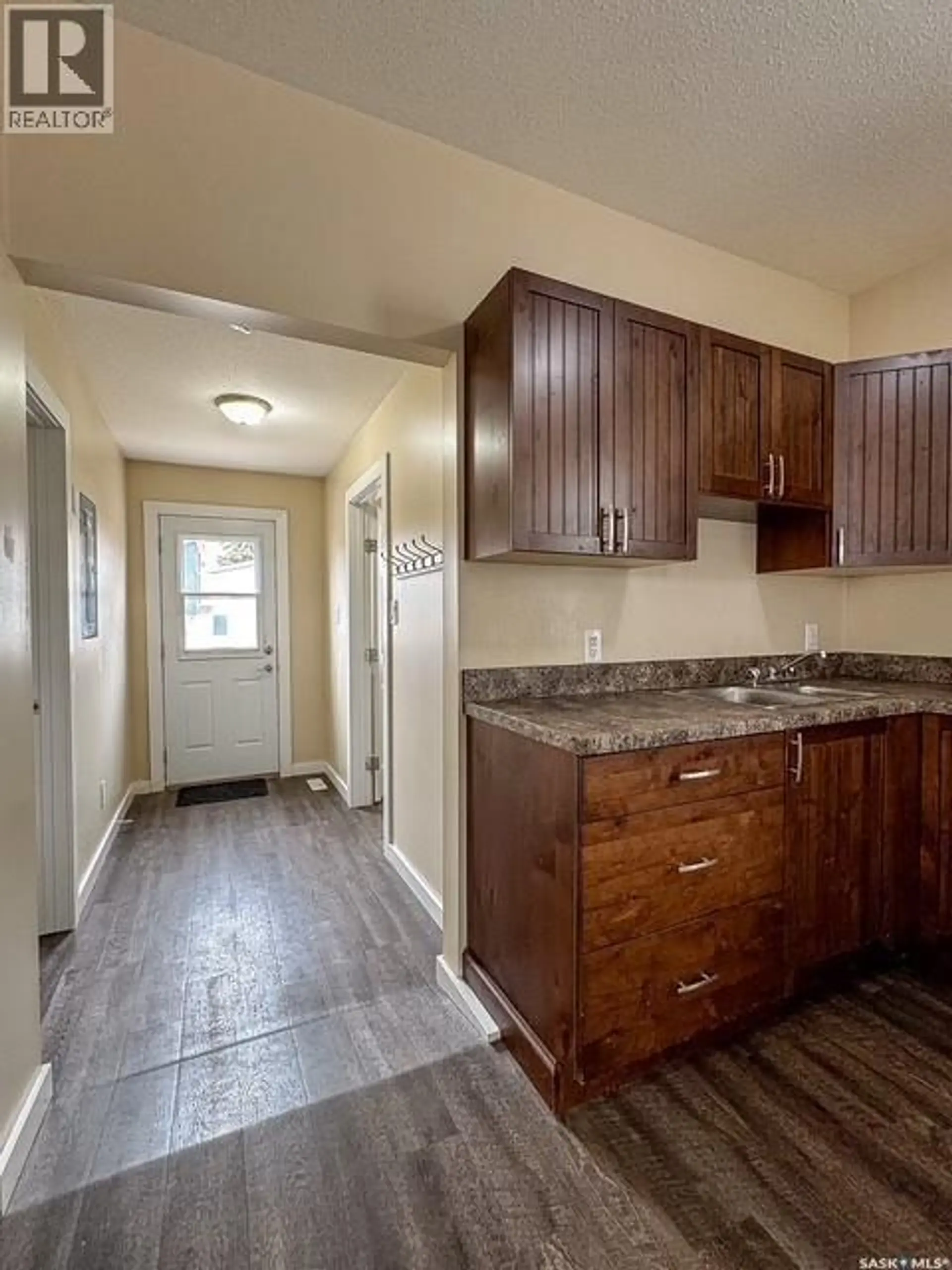 614 7TH AVENUE NE - Image 6