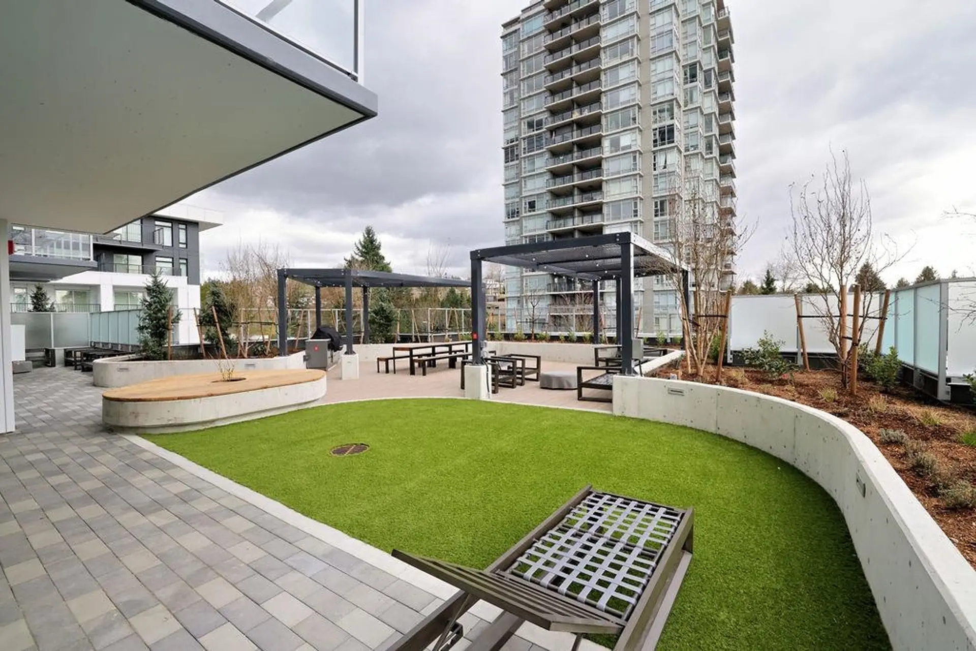 #408 311 Alderson Avenue - Image 8
