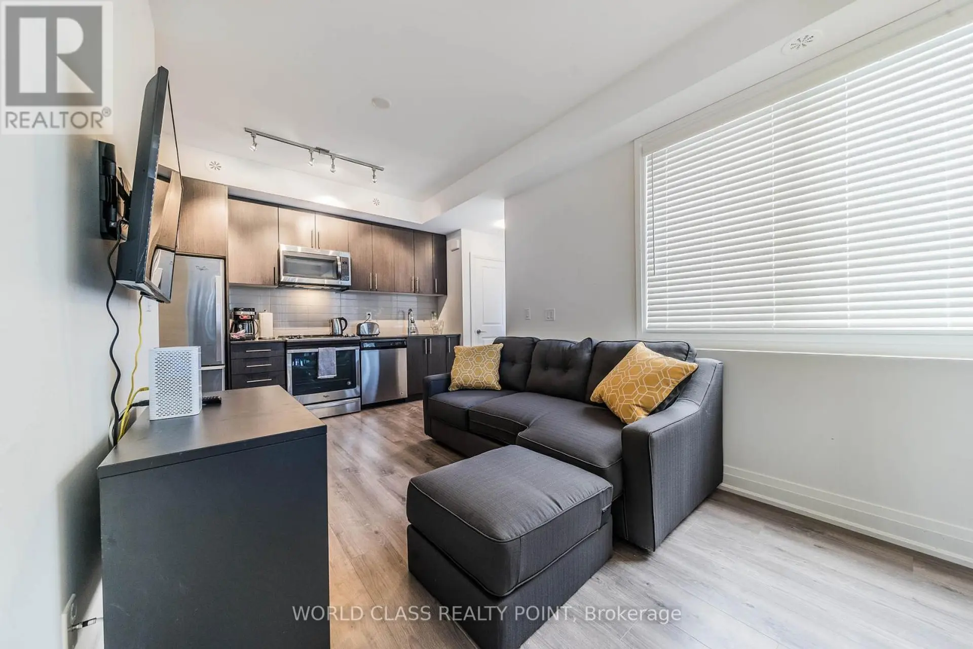 #TH62 780 SHEPPARD AVENUE E - Image 5