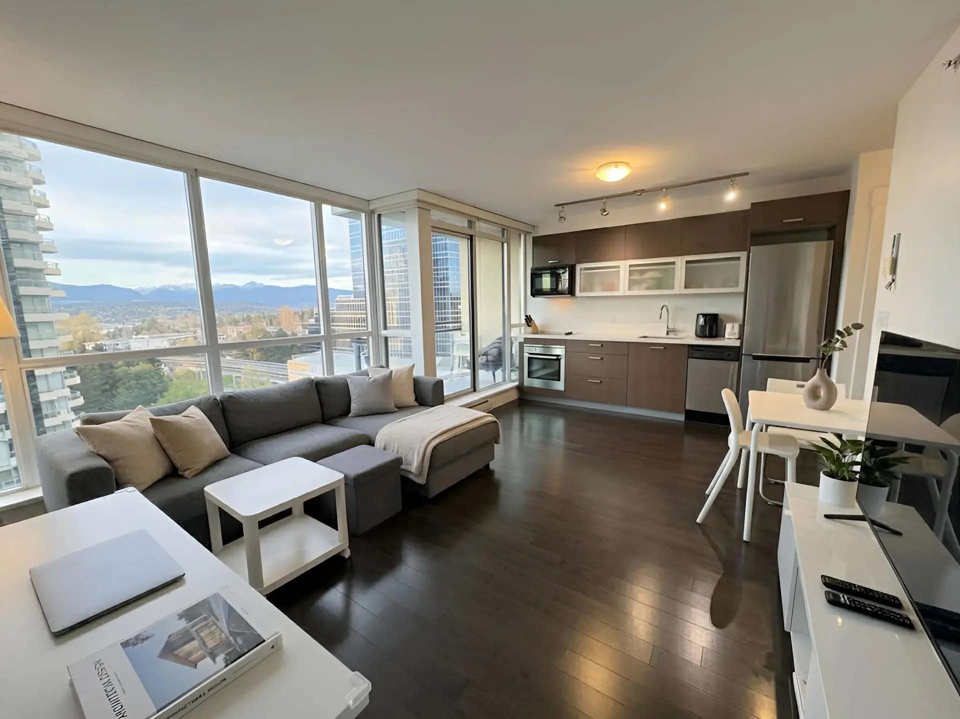 #909 10777 University Drive - Image 4
