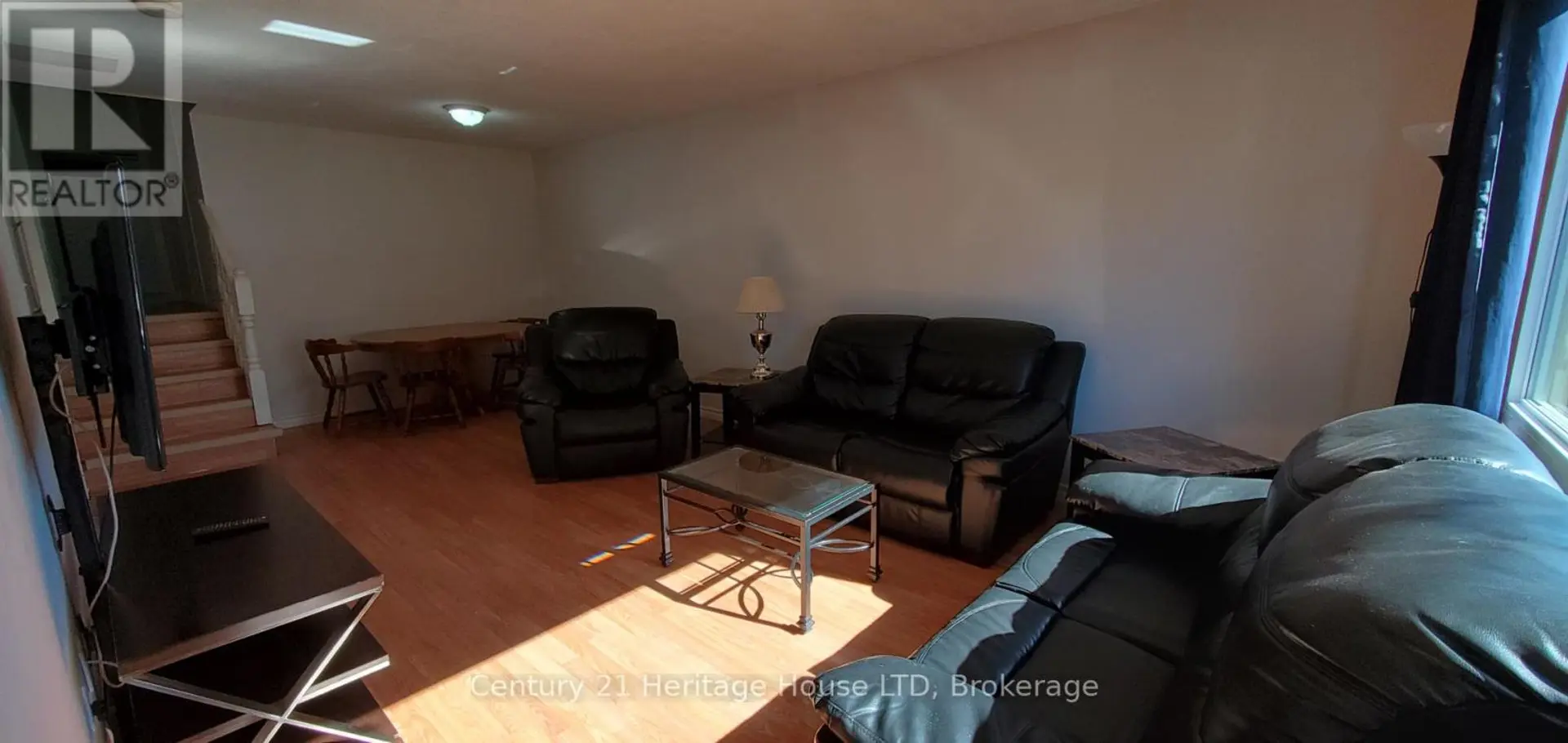 542 FIRST AVENUE N - Image 3