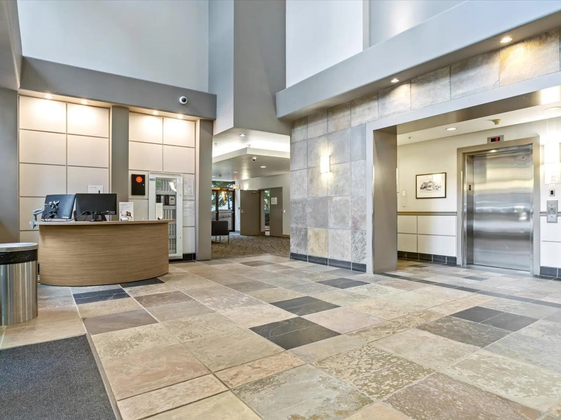 #1402 1068 Hornby Street - Image 3