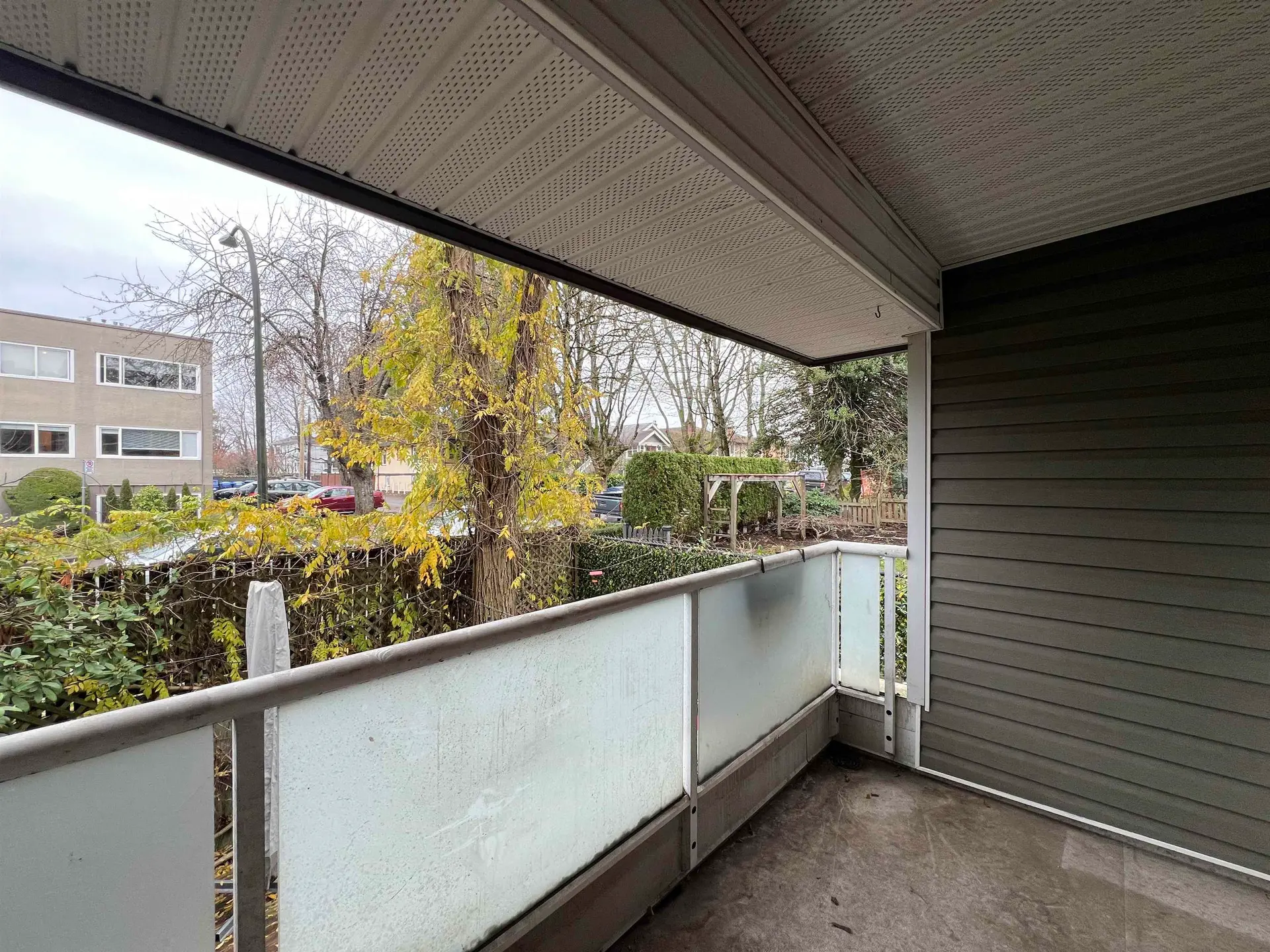 #206 674 W 17th Avenue - Image 2