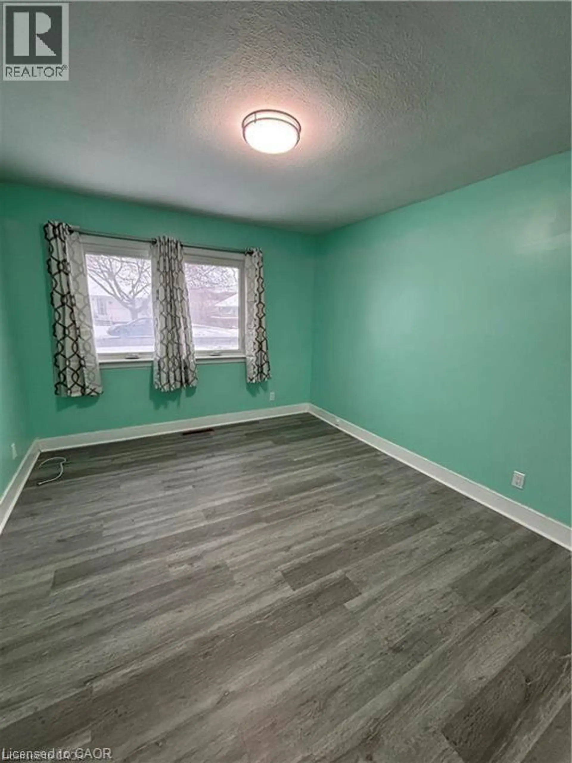 118 JACOBSON AVENUE - Image 10