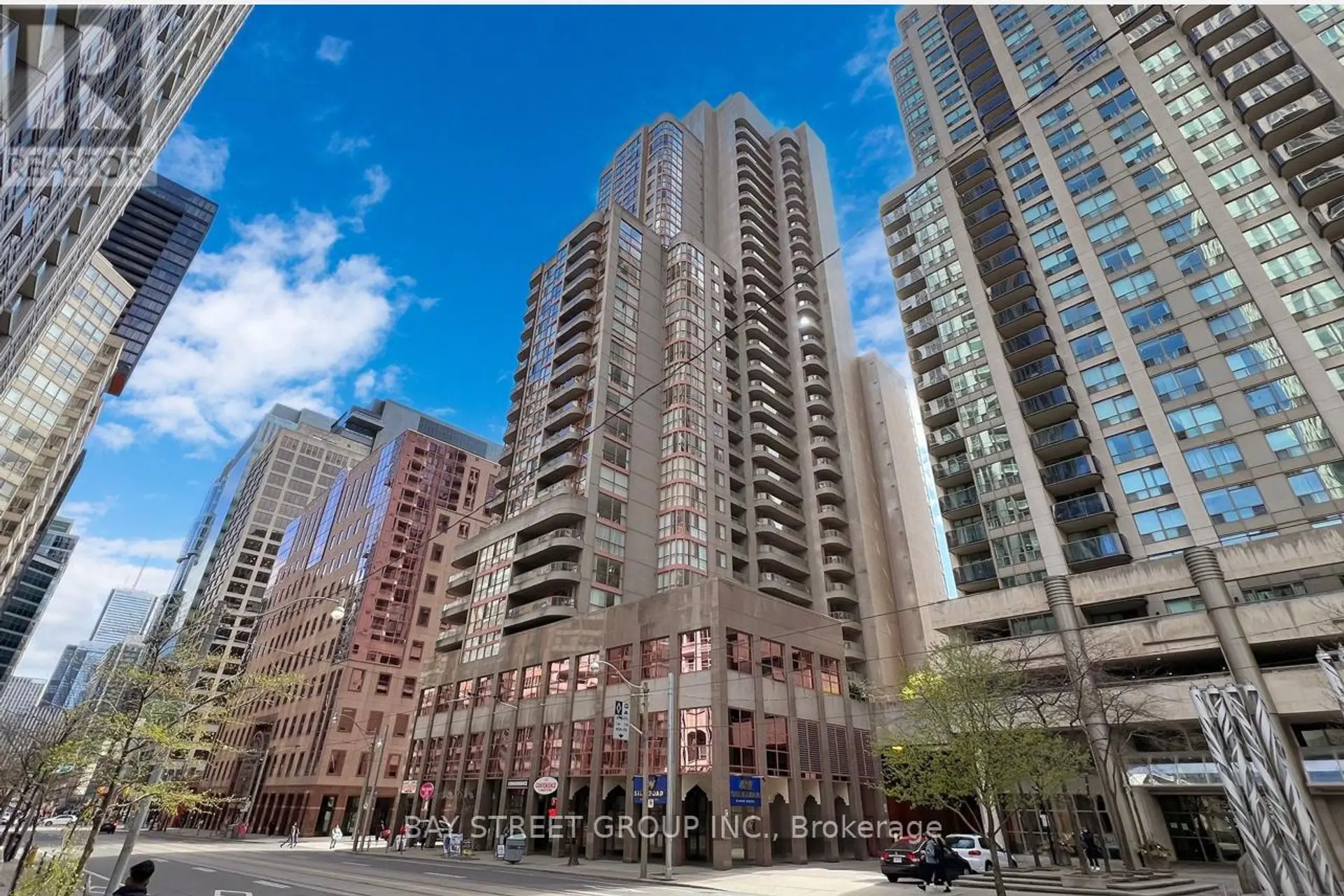 #1910 736 BAY STREET - Image 1