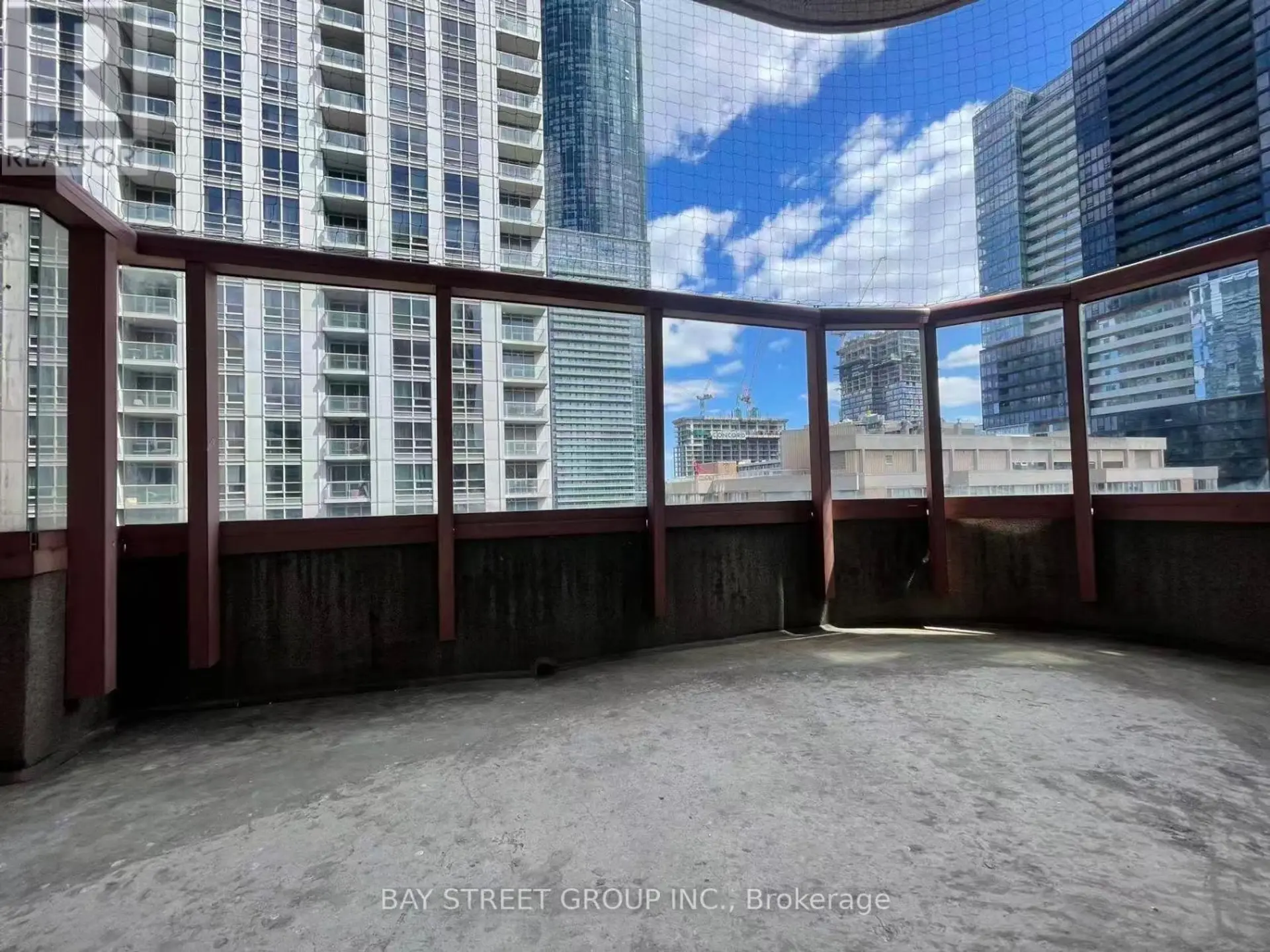 #1910 736 BAY STREET - Image 16