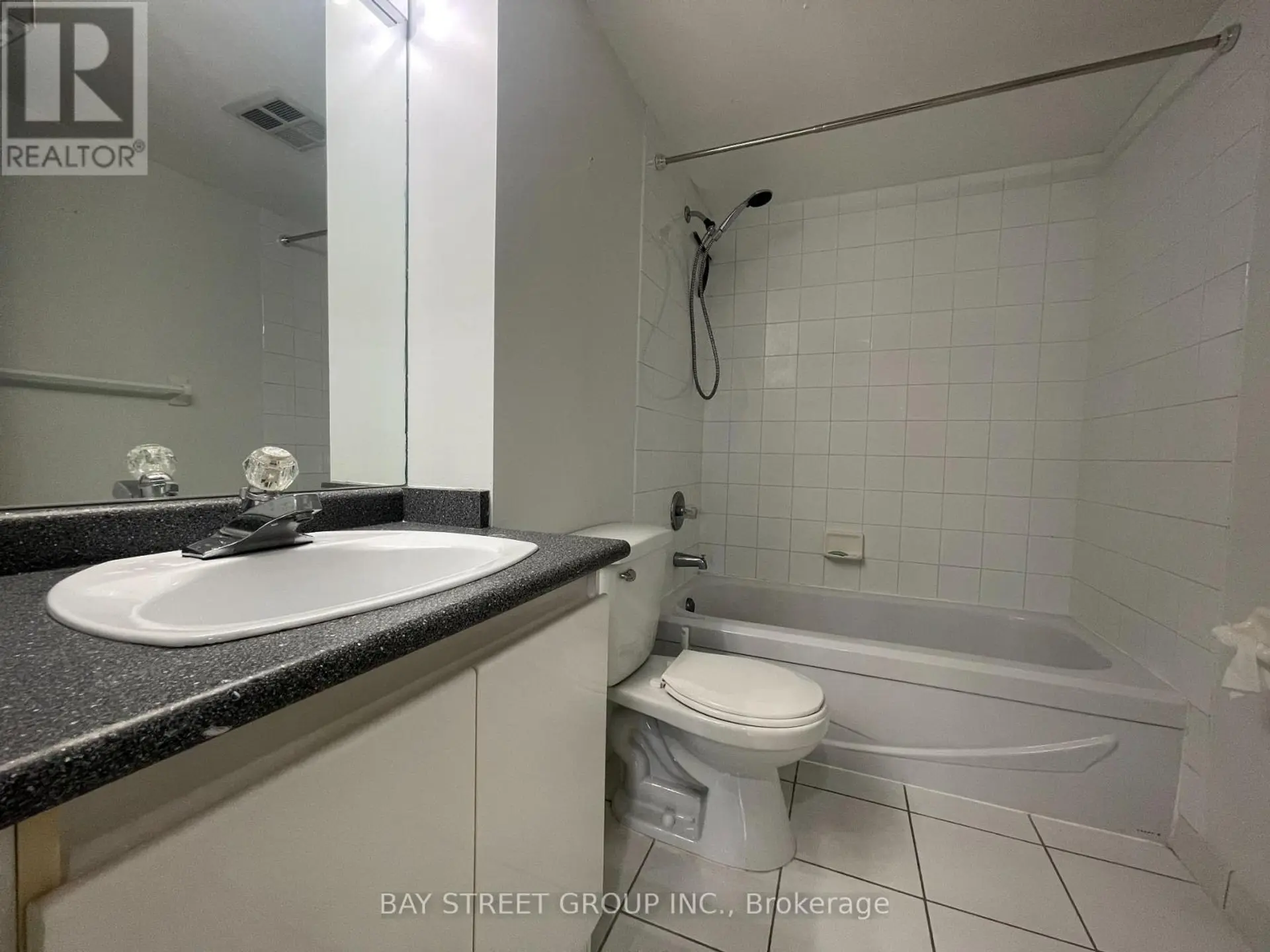 #1910 736 BAY STREET - Image 13
