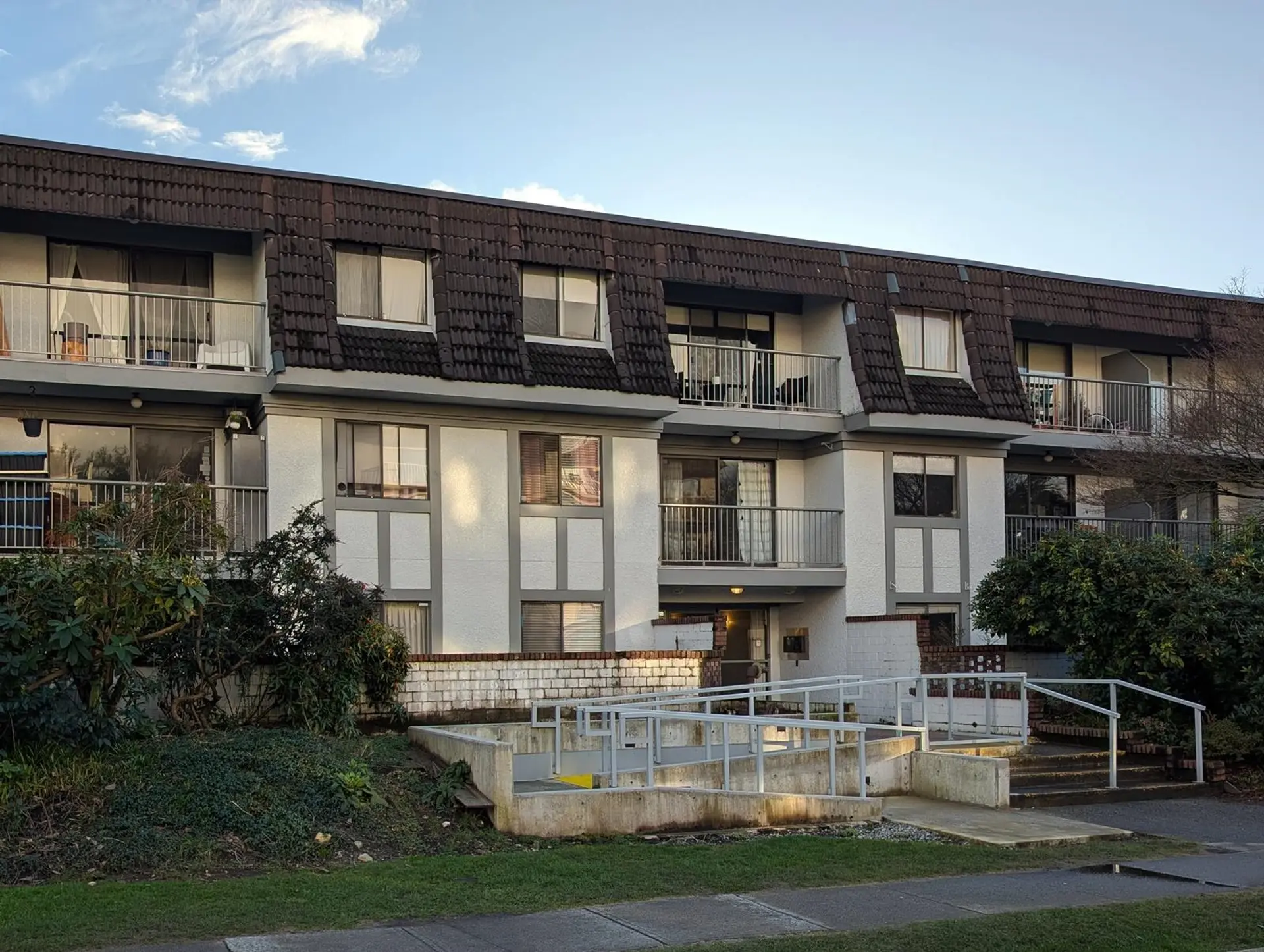 Property at #105 275 W 2nd Street, North Vancouver, BC
