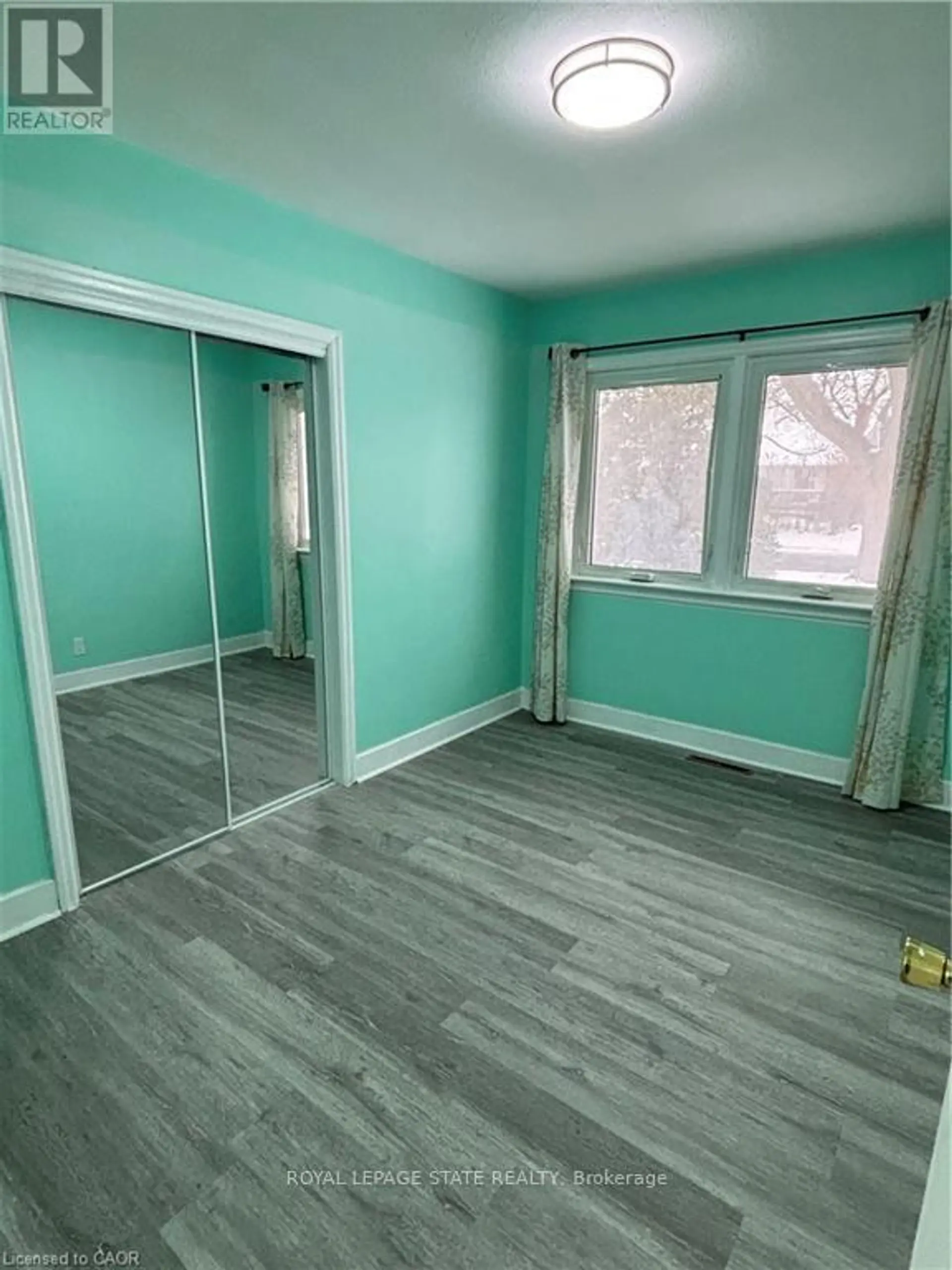 118 JACOBSON AVENUE - Image 8