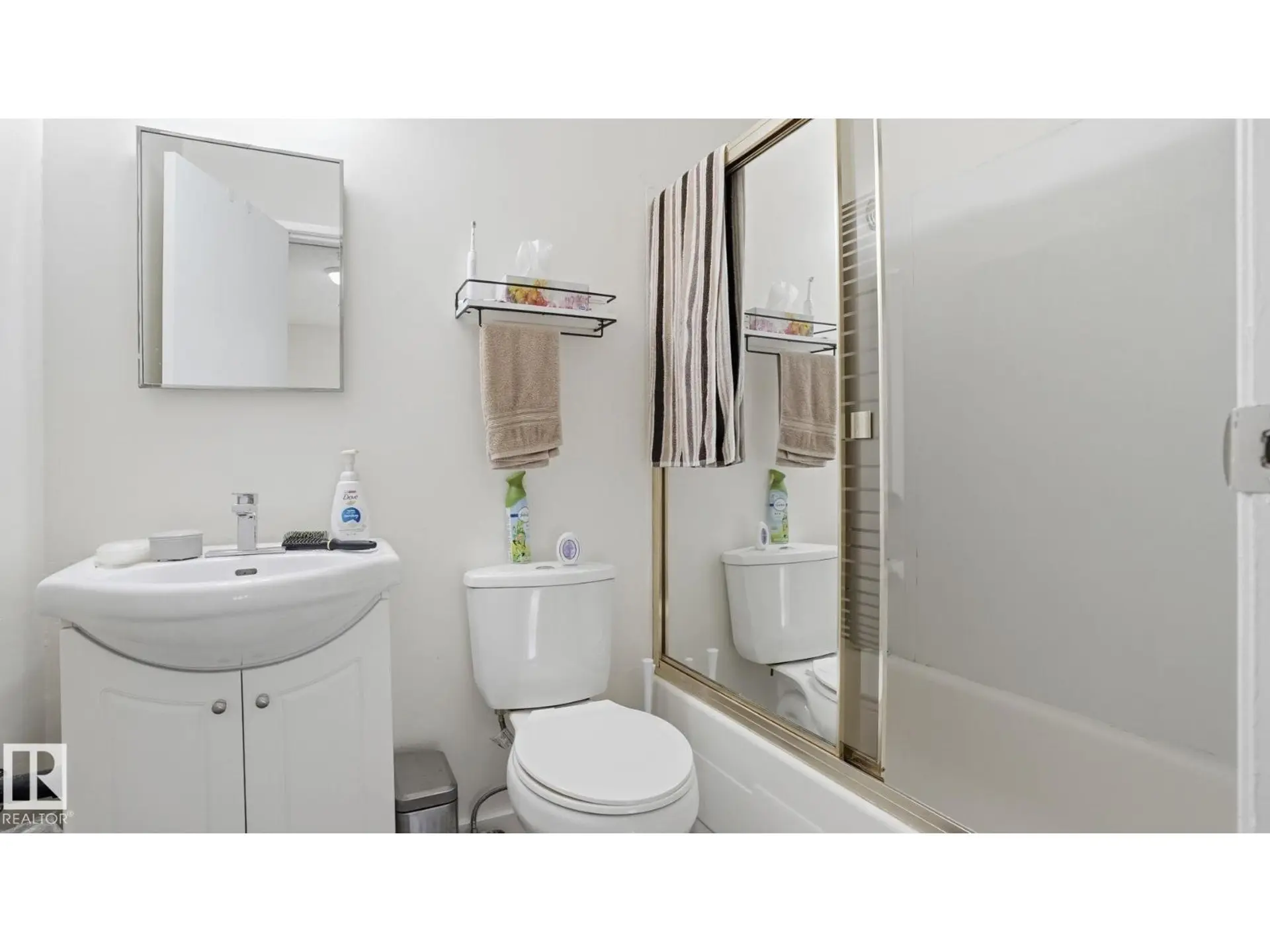#12 14120 80 ST NW - Image 16