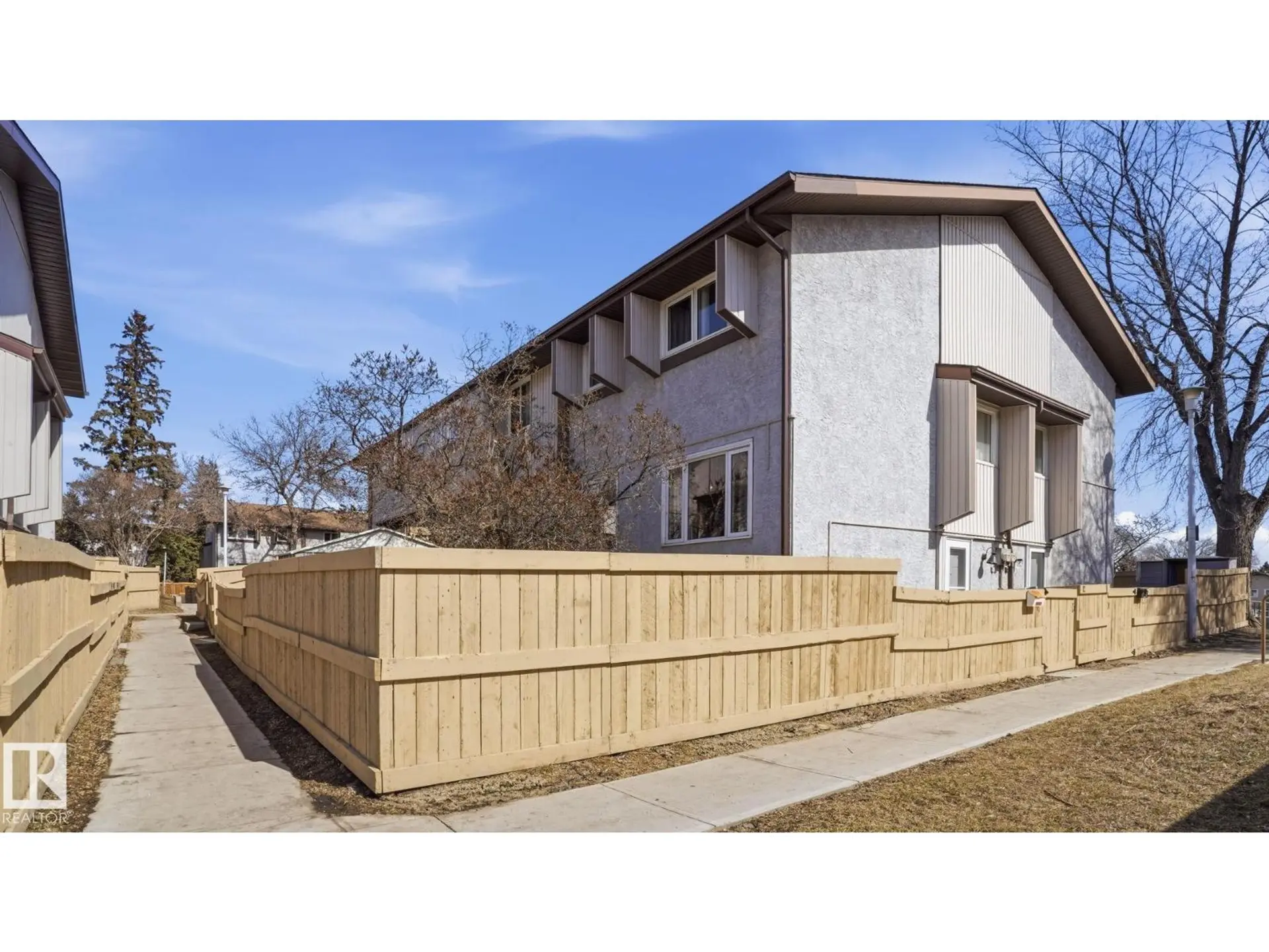 #12 14120 80 ST NW - Image 2