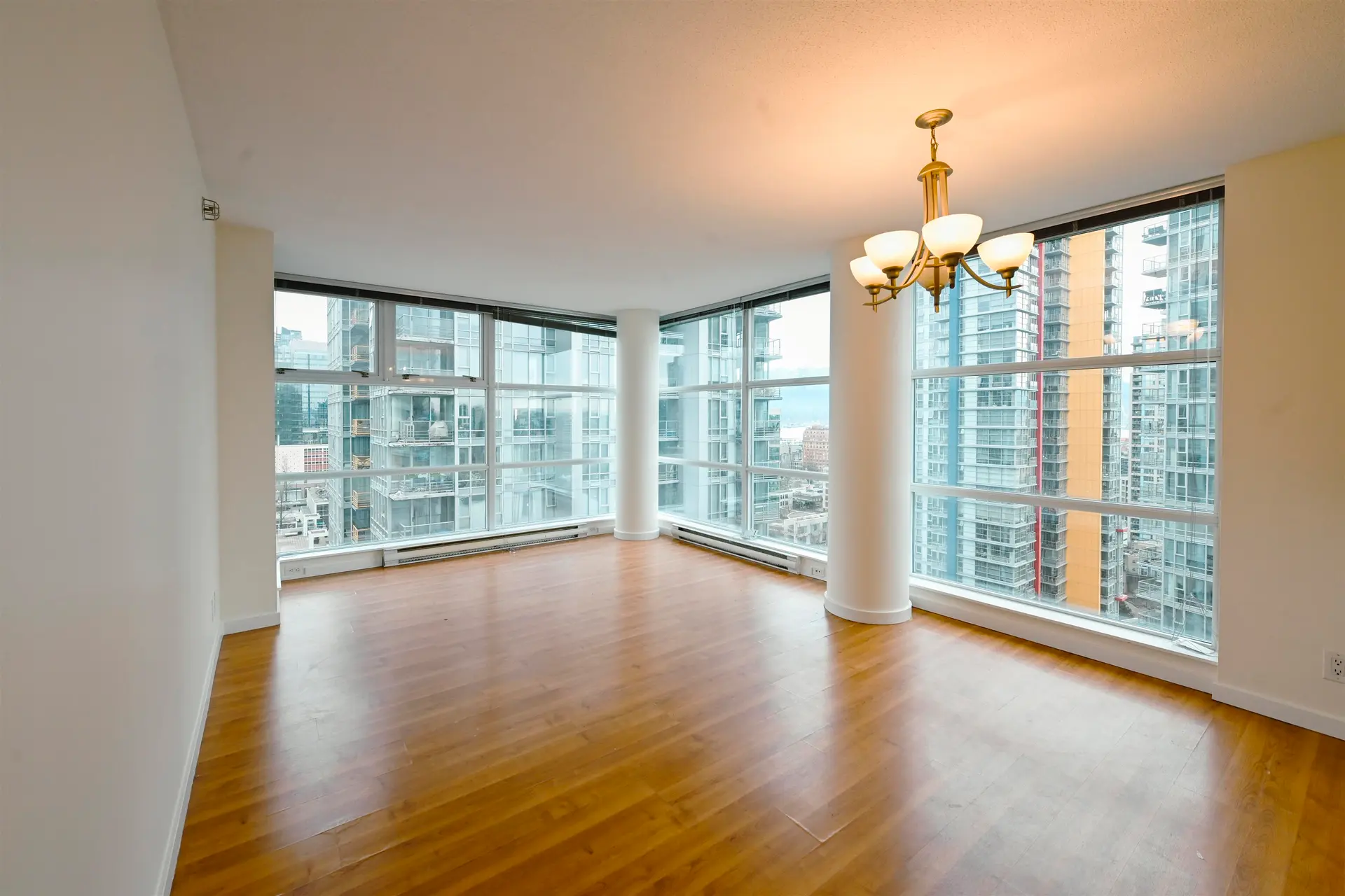 #2206 111 W Georgia Street - Image 10